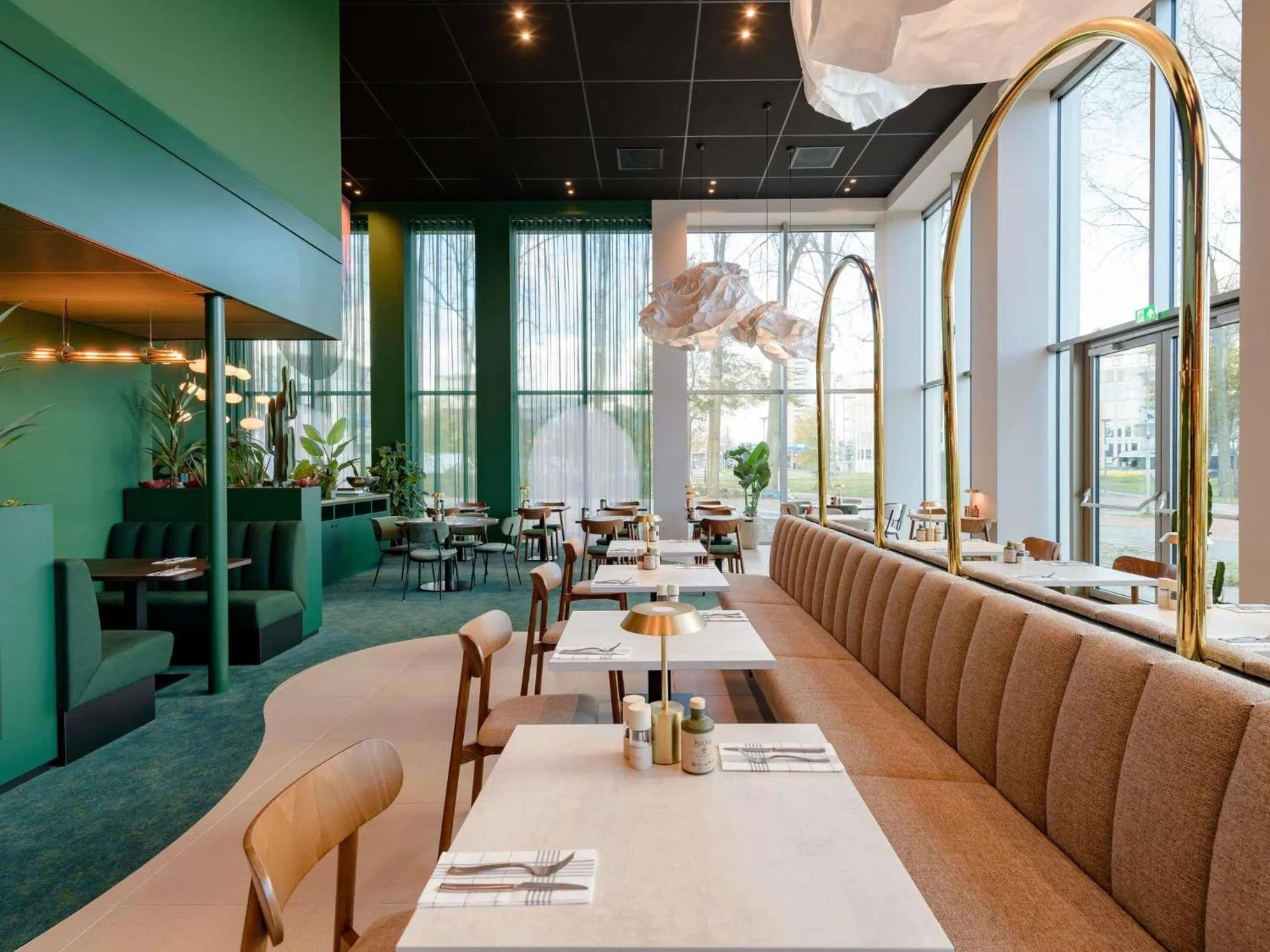 Restaurant/places to eat in ibis Styles Rotterdam Ahoy