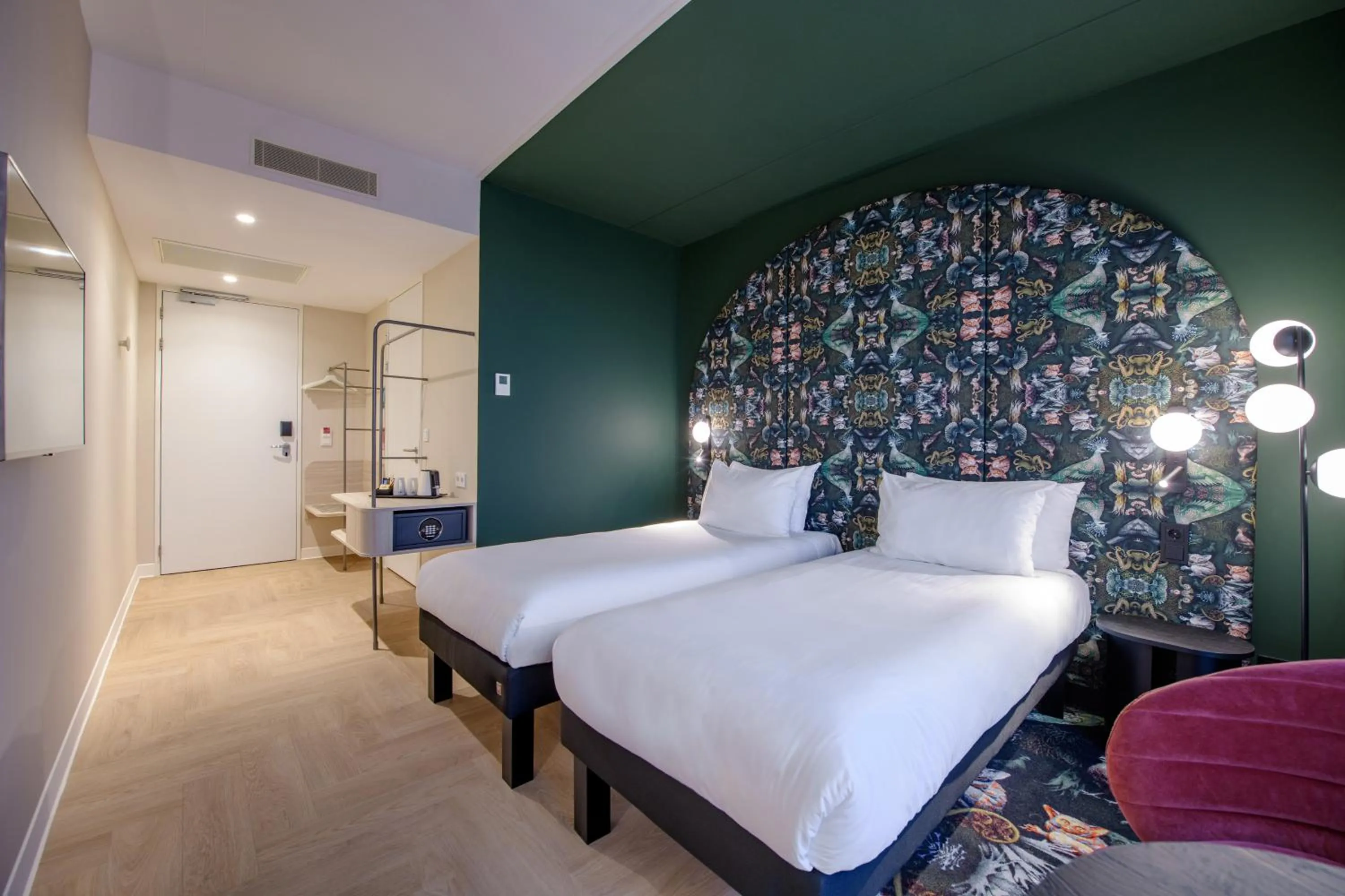 Bed in ibis Styles Rotterdam Ahoy