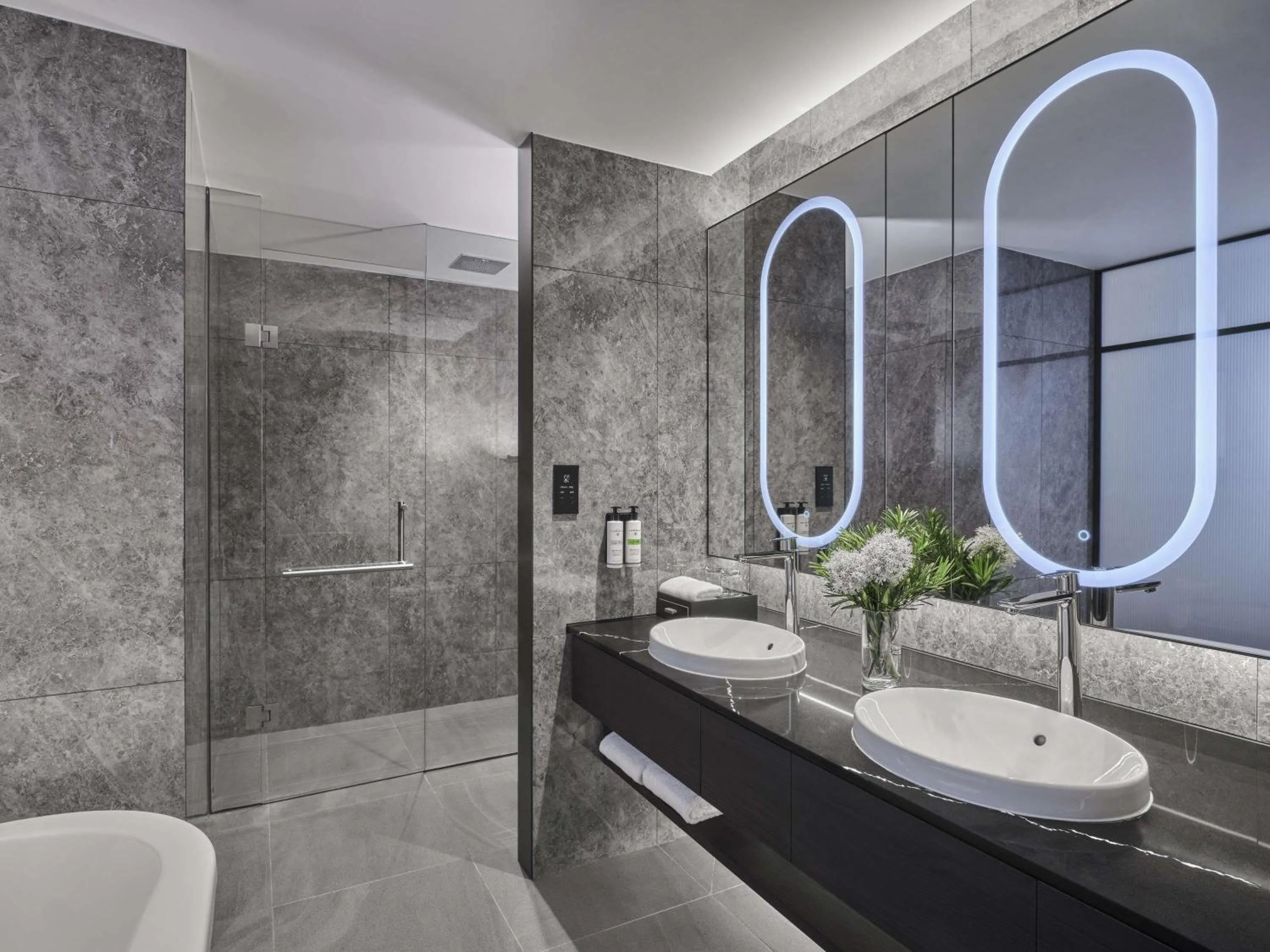 Photo of the whole room in Pullman Singapore Hill Street