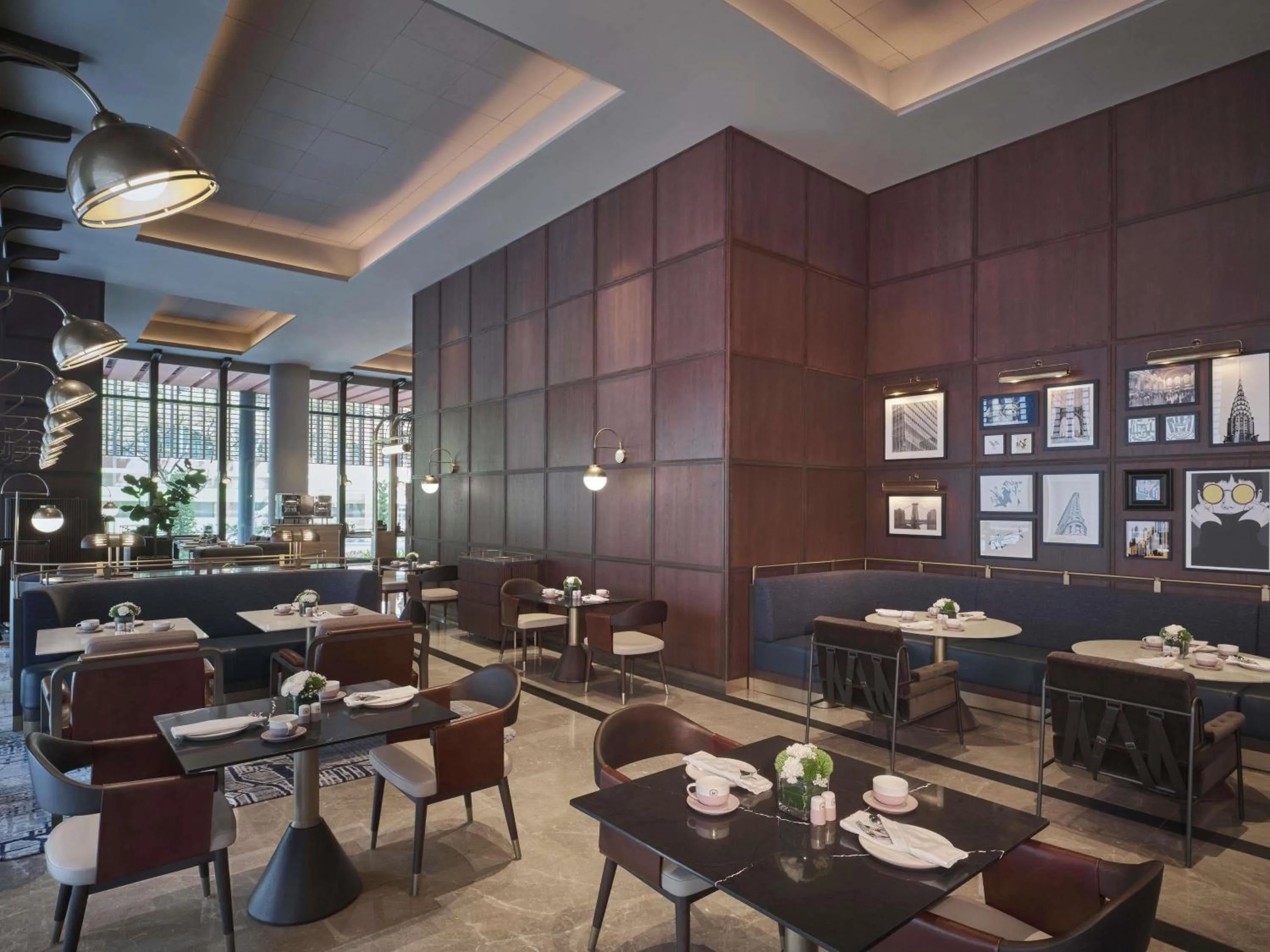 Restaurant/places to eat in Pullman Singapore Hill Street