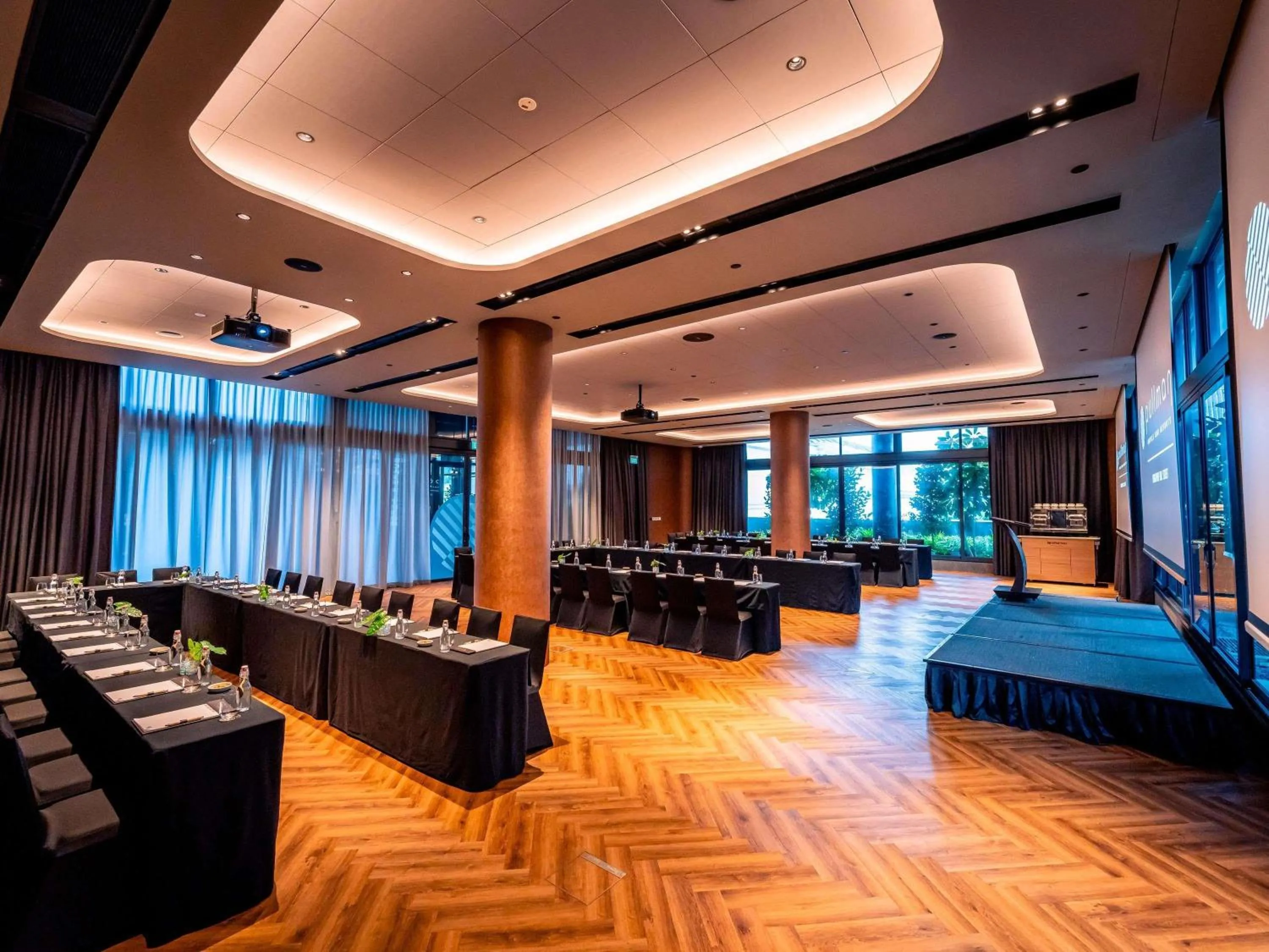 Meeting/conference room in Pullman Singapore Hill Street