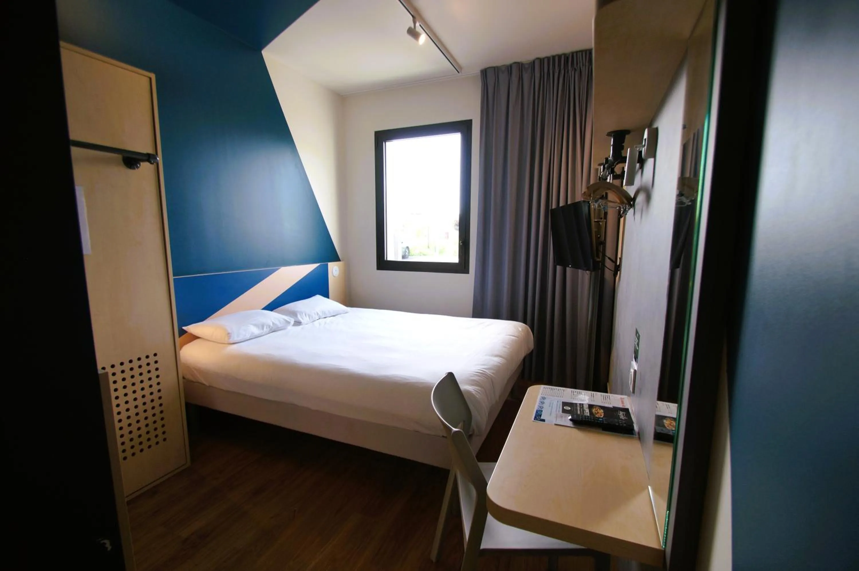 Bed in ibis budget Loudéac Vélodrome