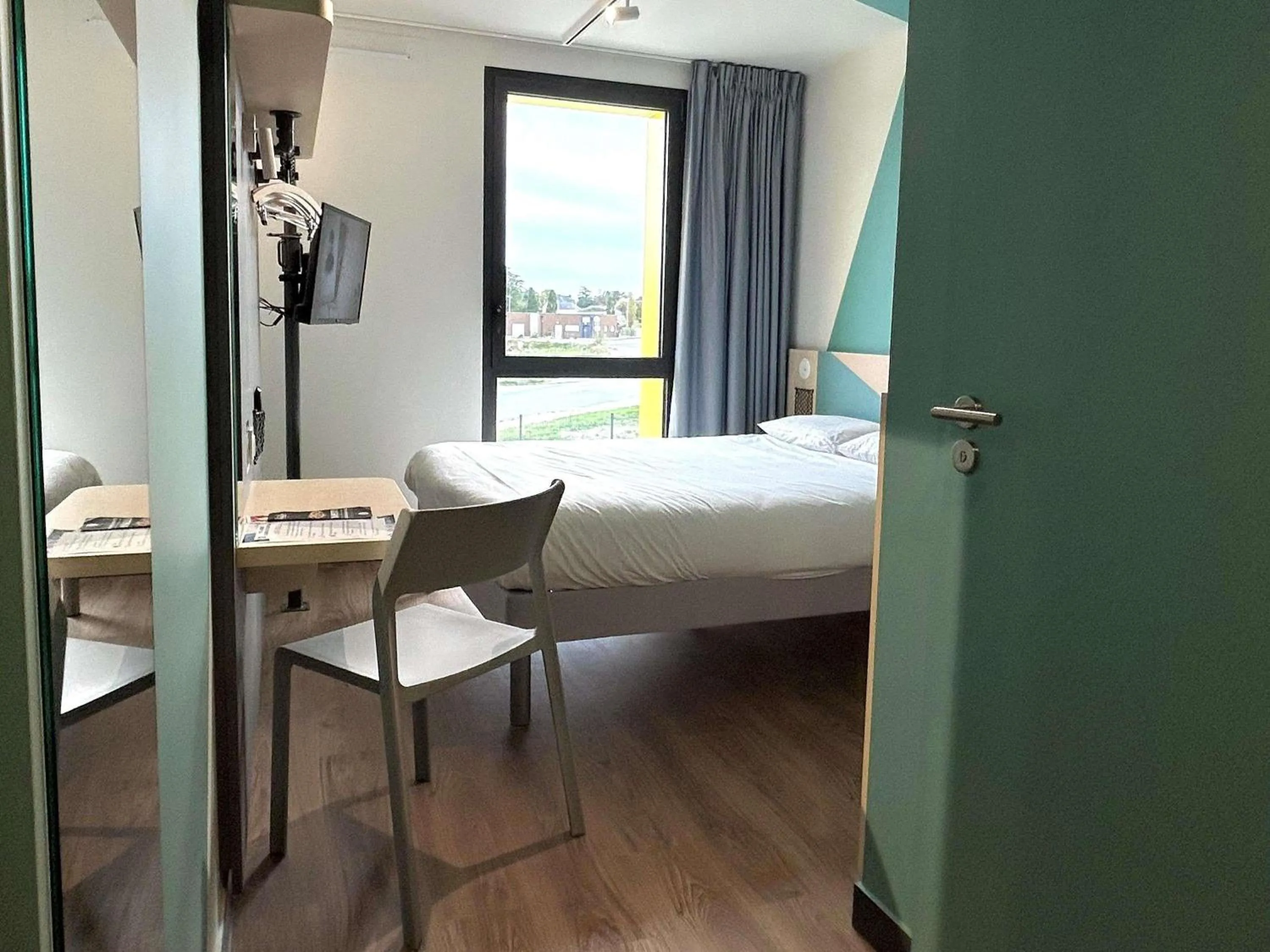 Bedroom, Bed in ibis budget Loudéac Vélodrome