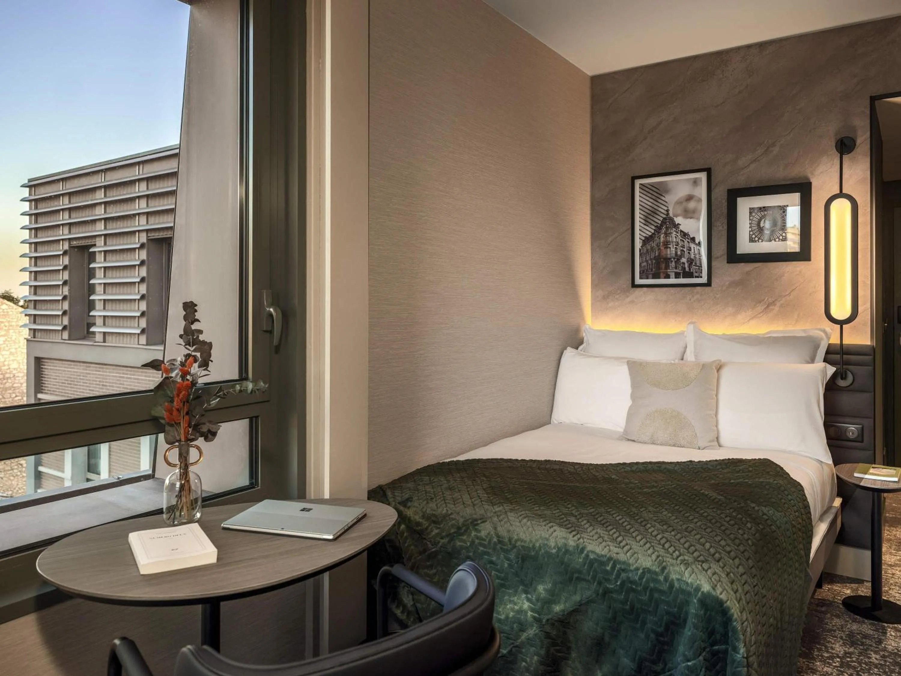 Bedroom, Bed in Novotel Orléans Centre Gare