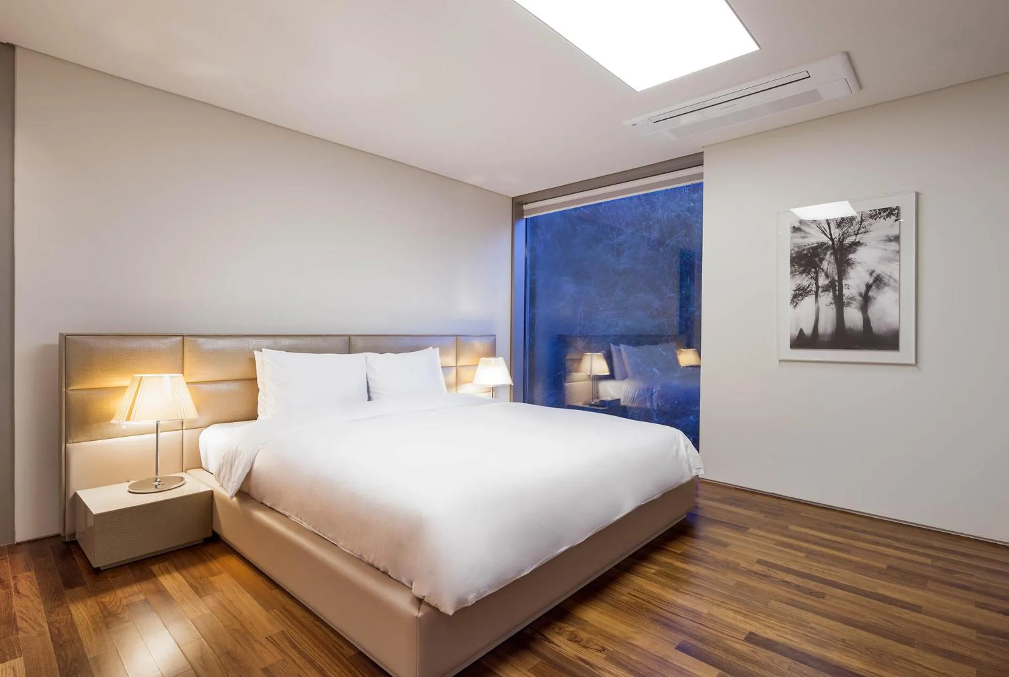 Bed in Bayhill Pool & Villa