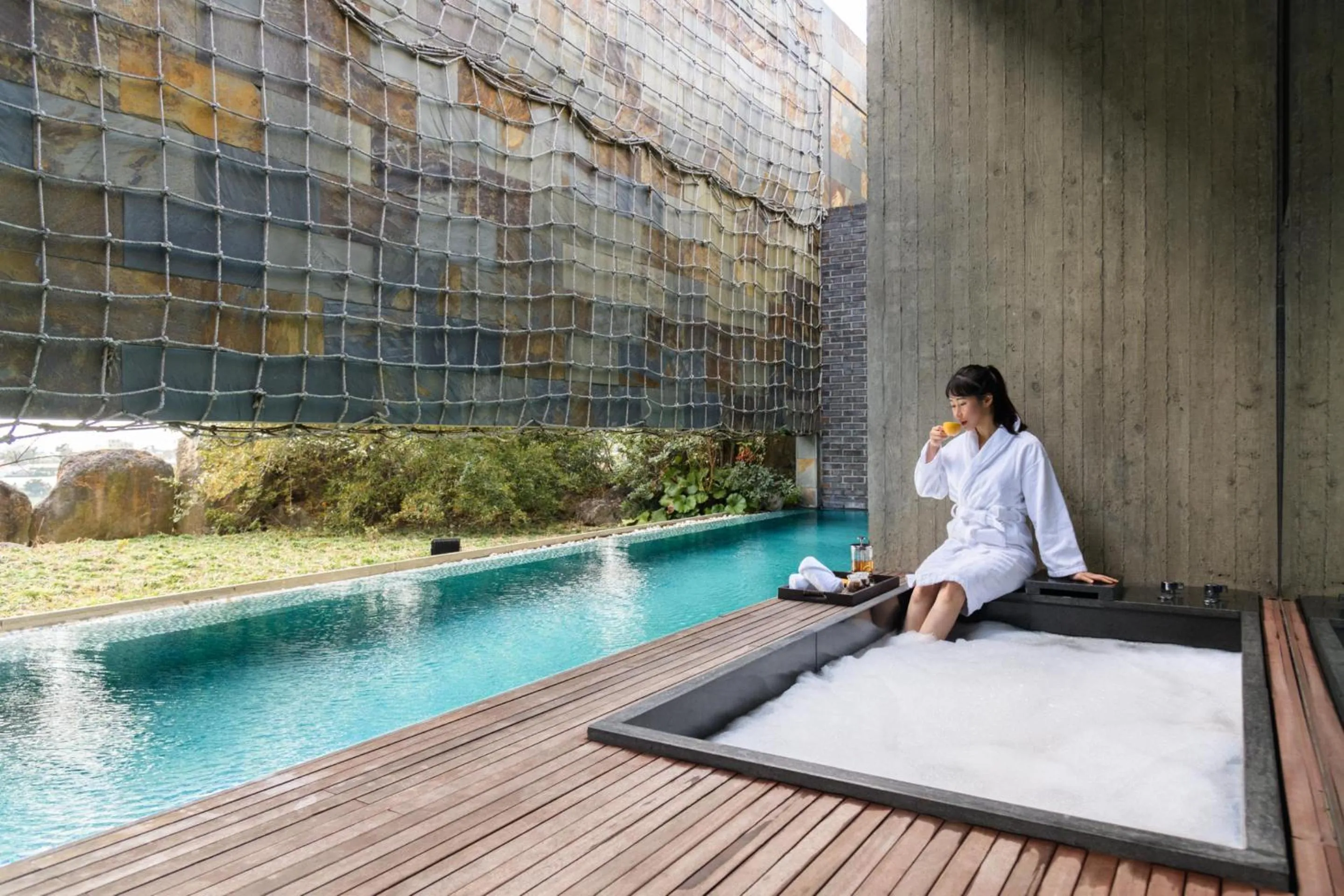 Activities in Bayhill Pool & Villa