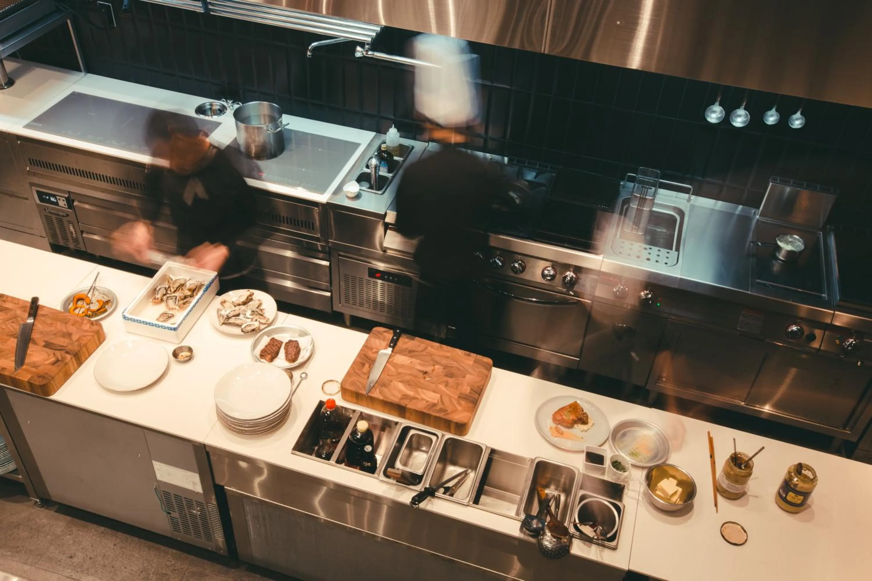 Restaurant/places to eat in Bayhill Pool & Villa