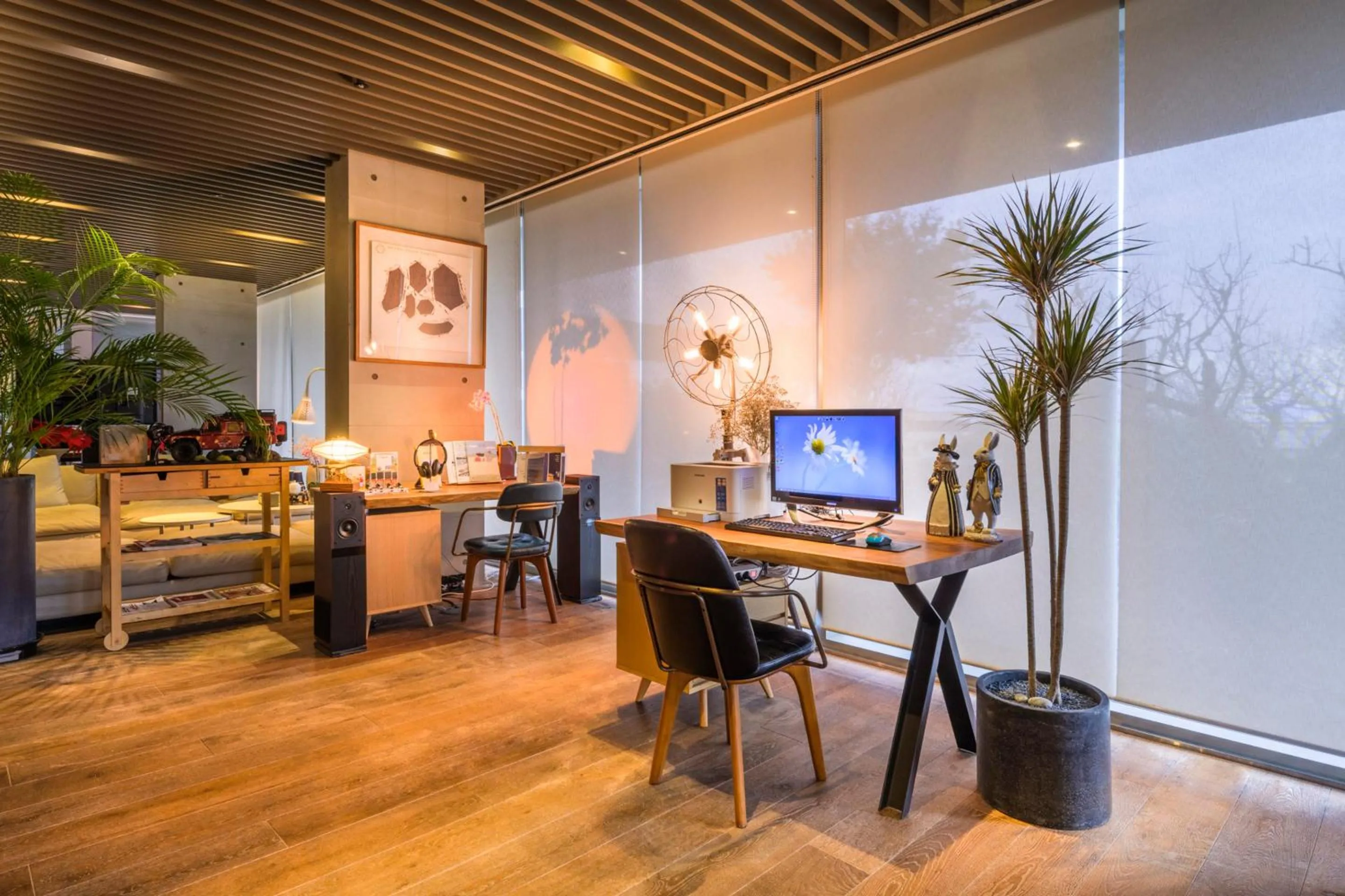 Business facilities in Bayhill Pool & Villa