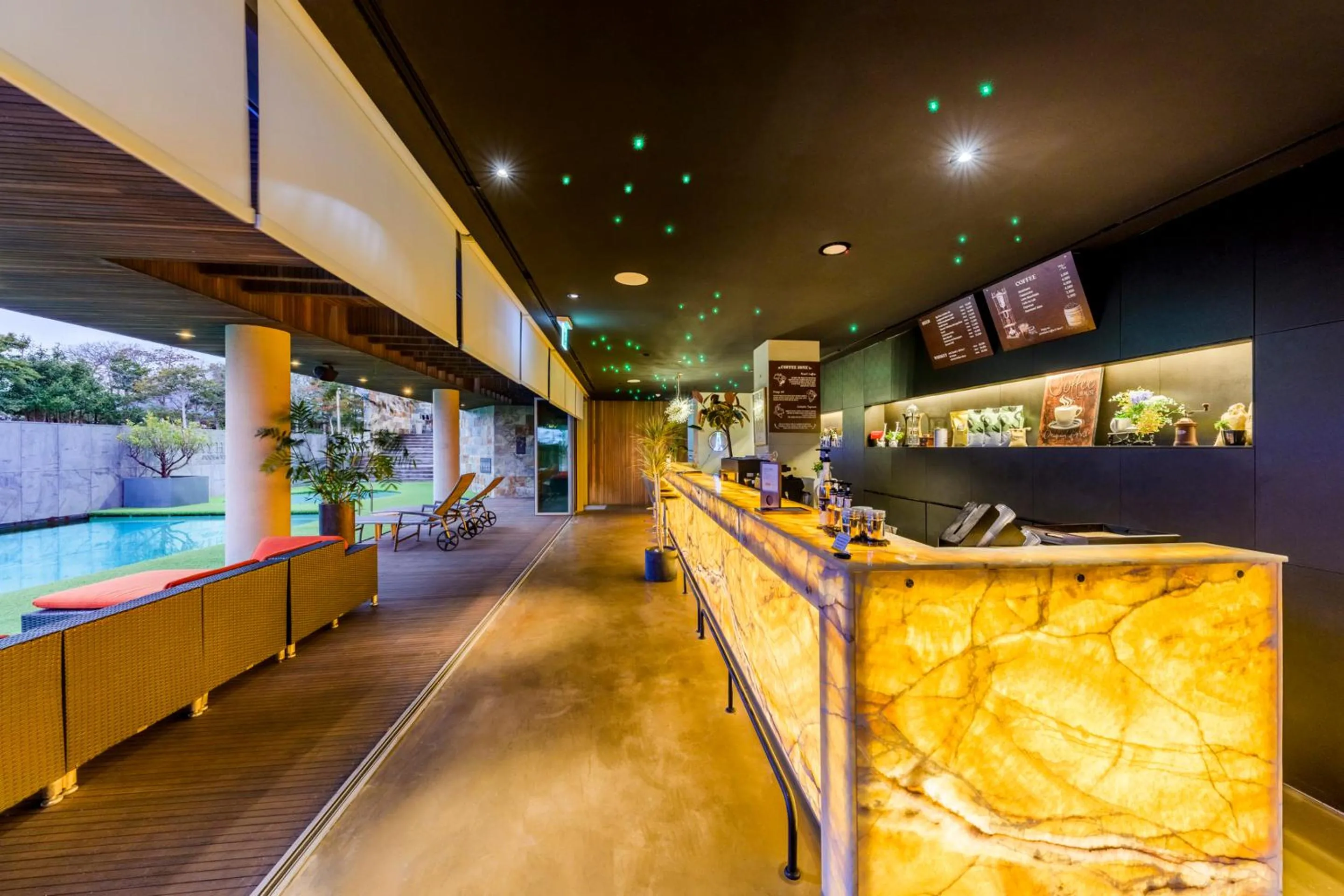 Lounge or bar in Bayhill Pool & Villa