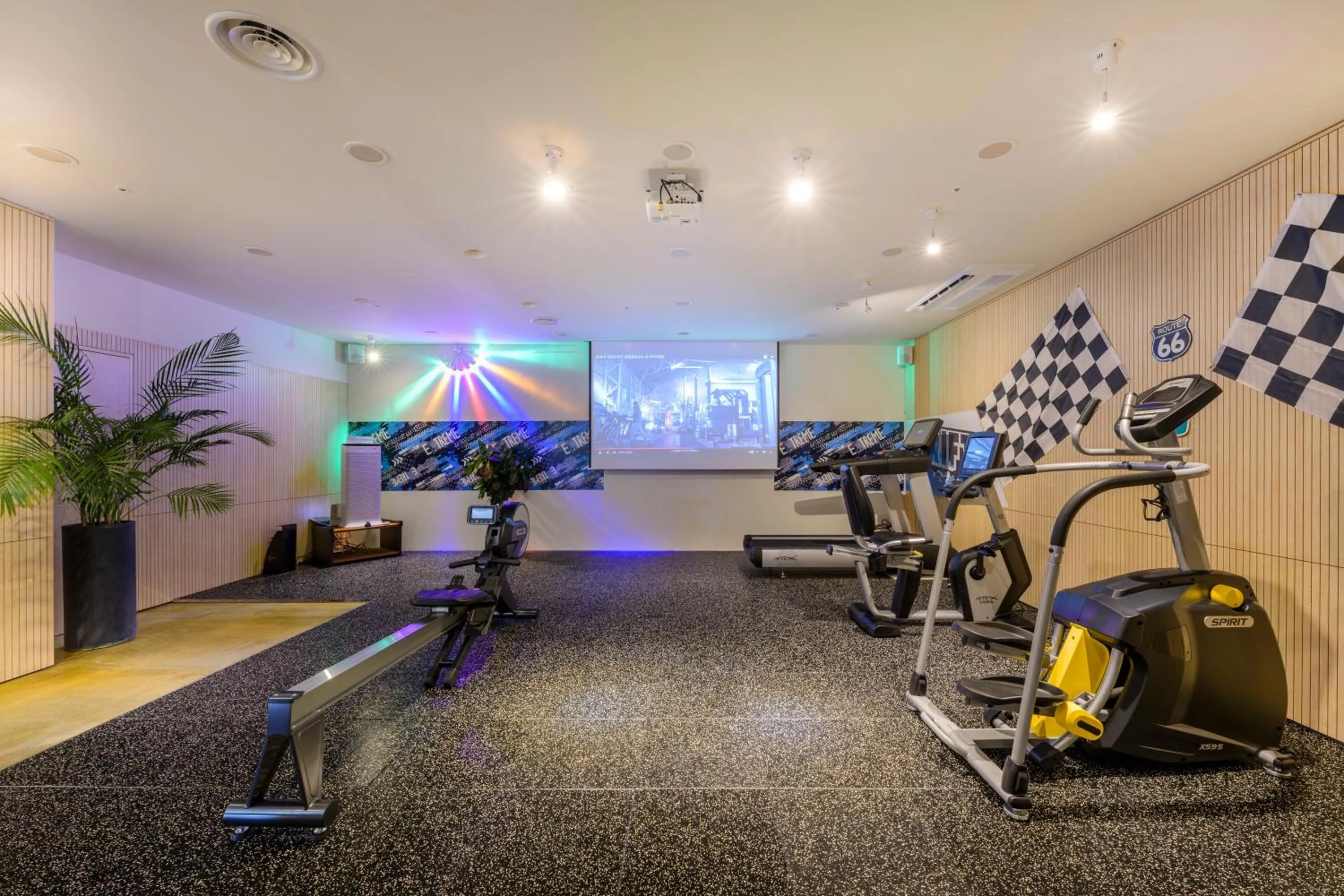Fitness centre/facilities in Bayhill Pool & Villa