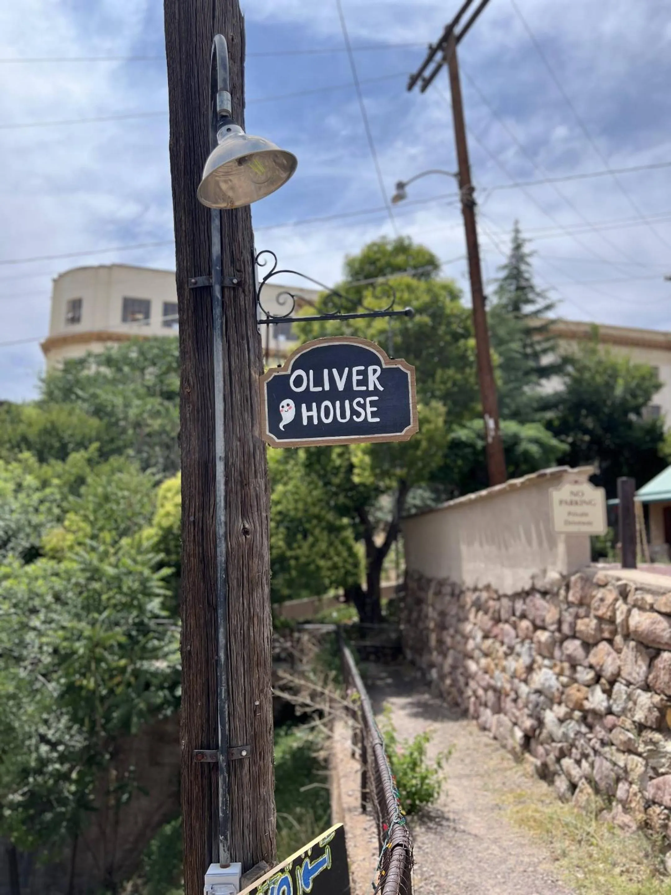 The Oliver House - Adults Only