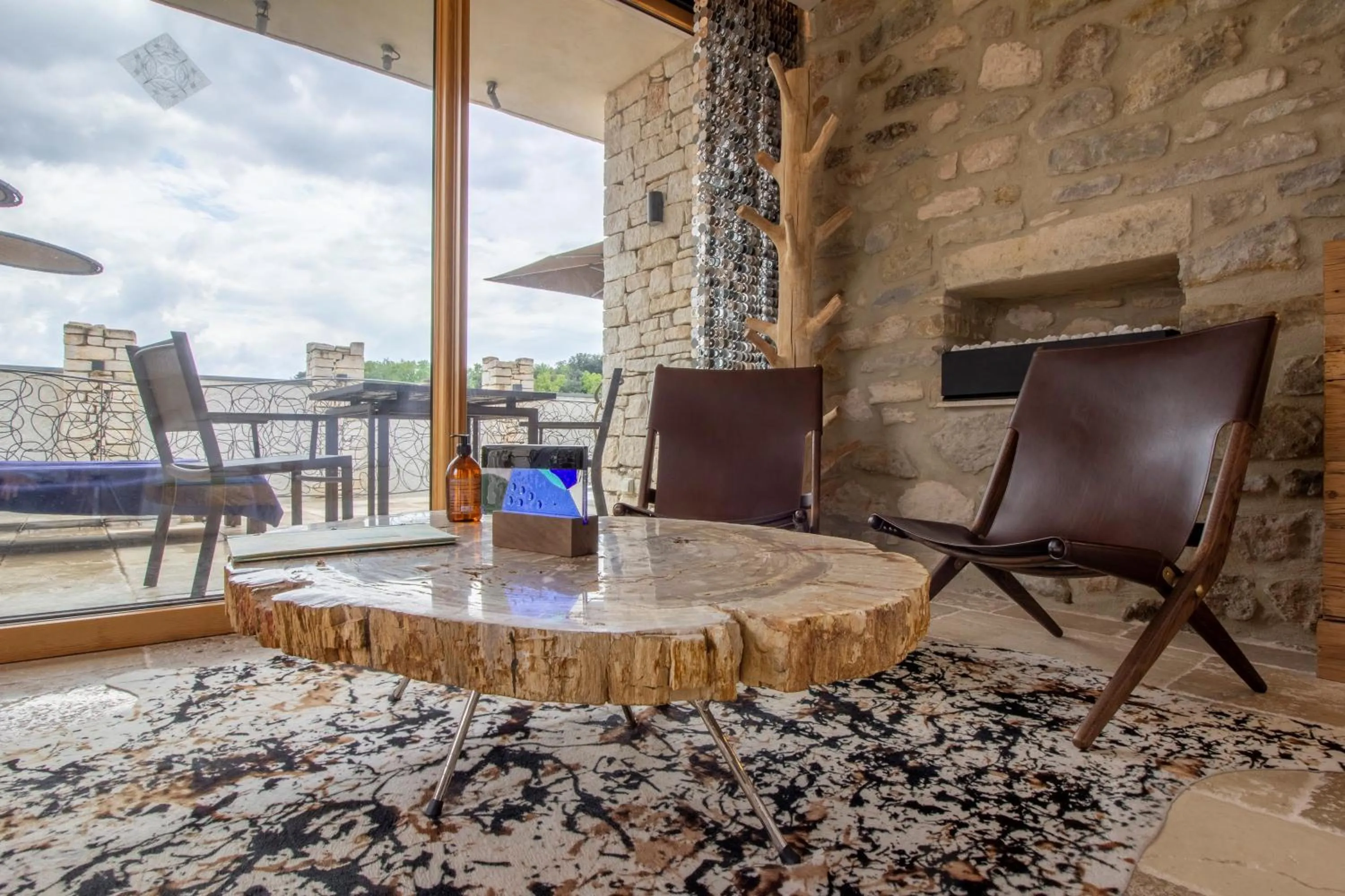 Living room in La Maison du Passage - Chambres - Suites premium, Spa, Piscine et Restaurant