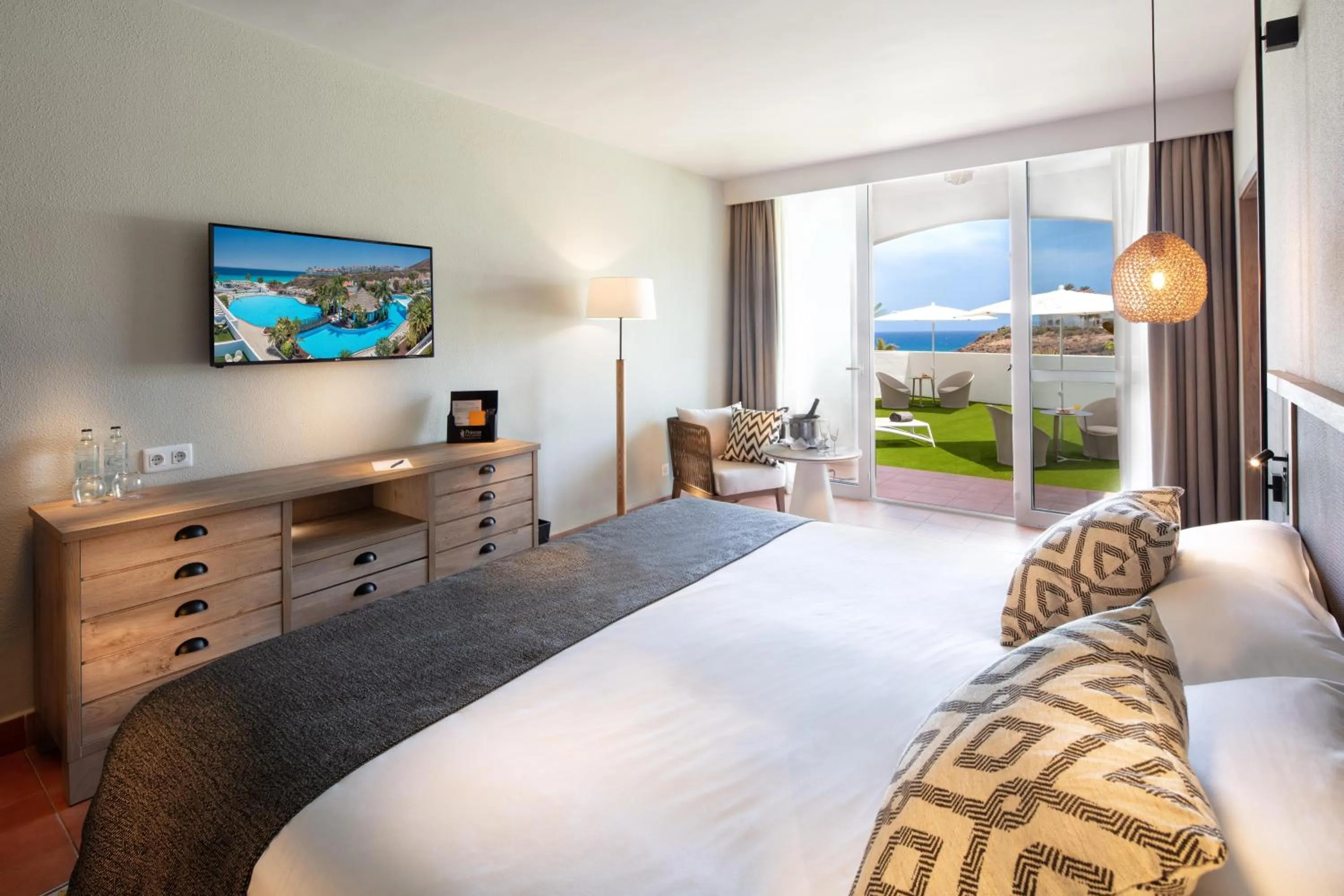 Photo of the whole room, Bed in Fuerteventura Princess