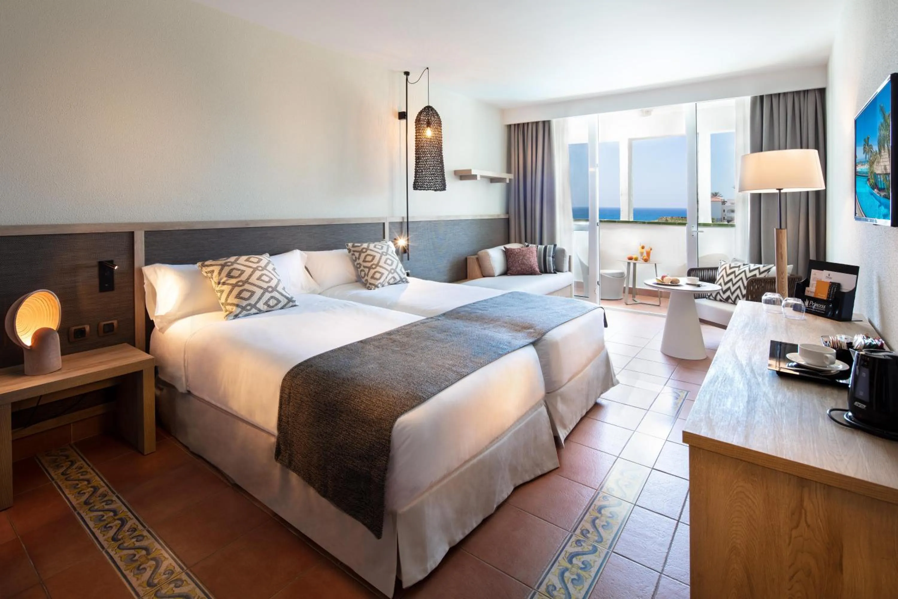 Photo of the whole room, Bed in Fuerteventura Princess