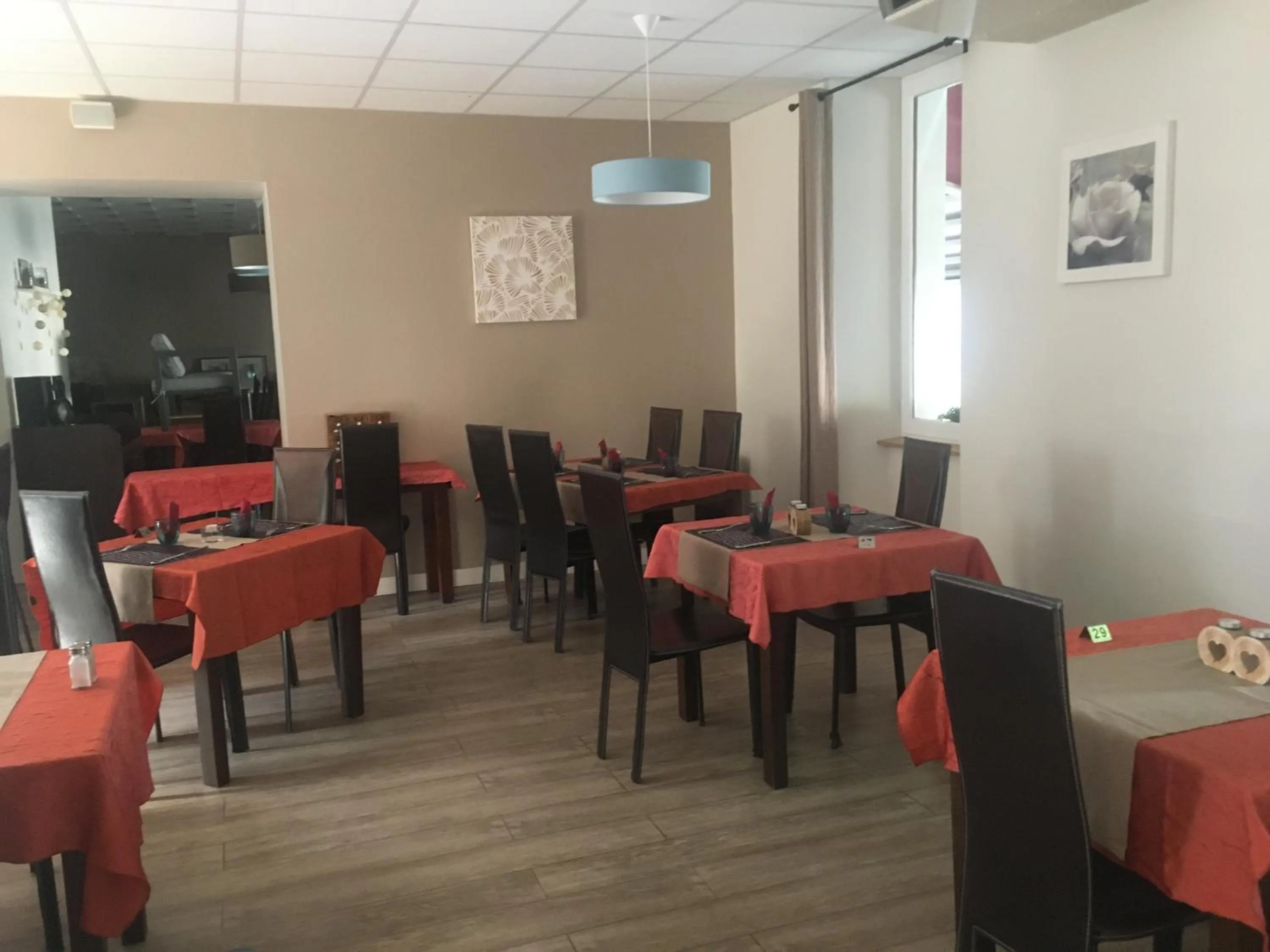 Restaurant/places to eat in HOTEL LES MARRONNIERS