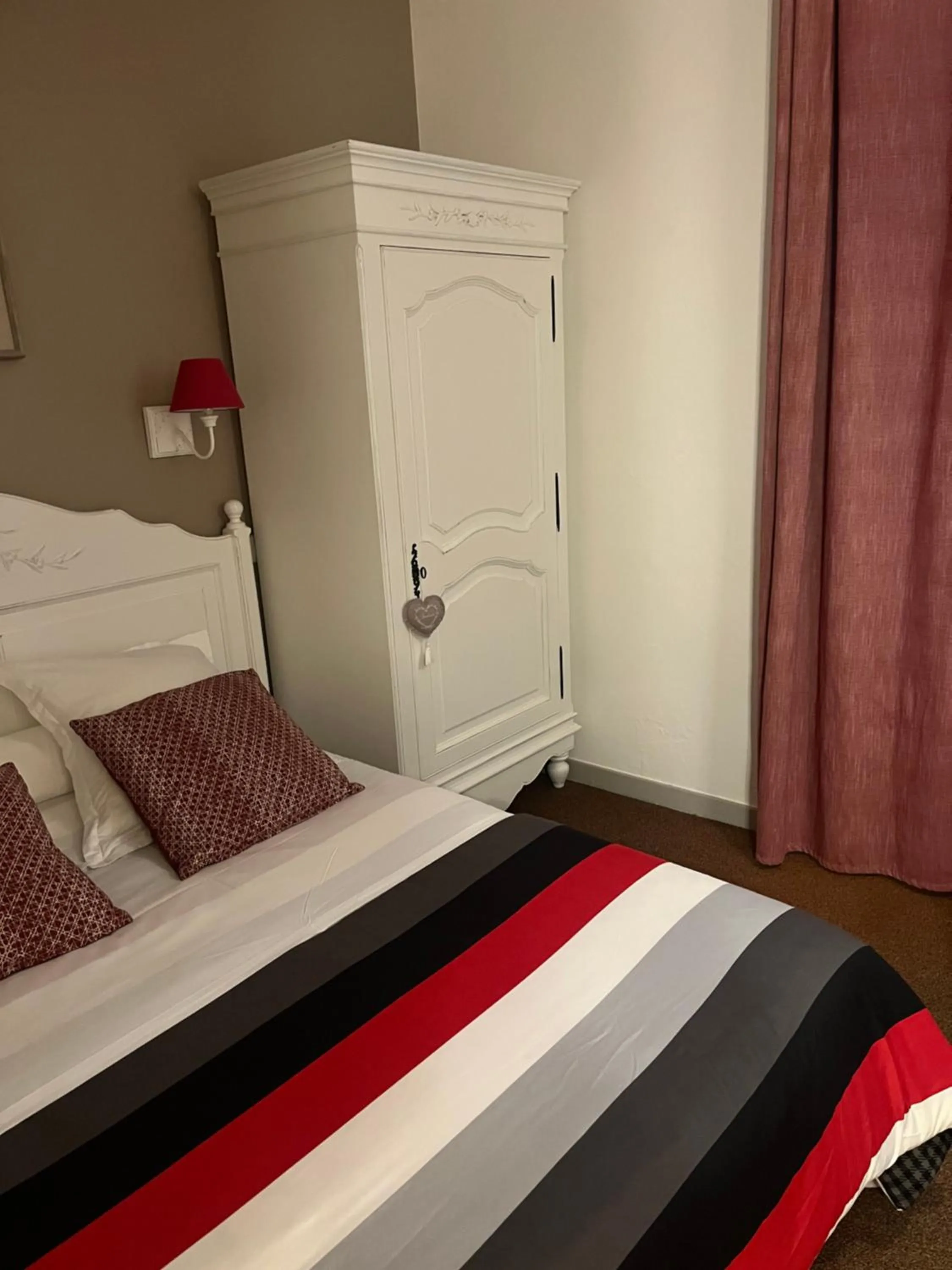 Bed in HOTEL LES MARRONNIERS