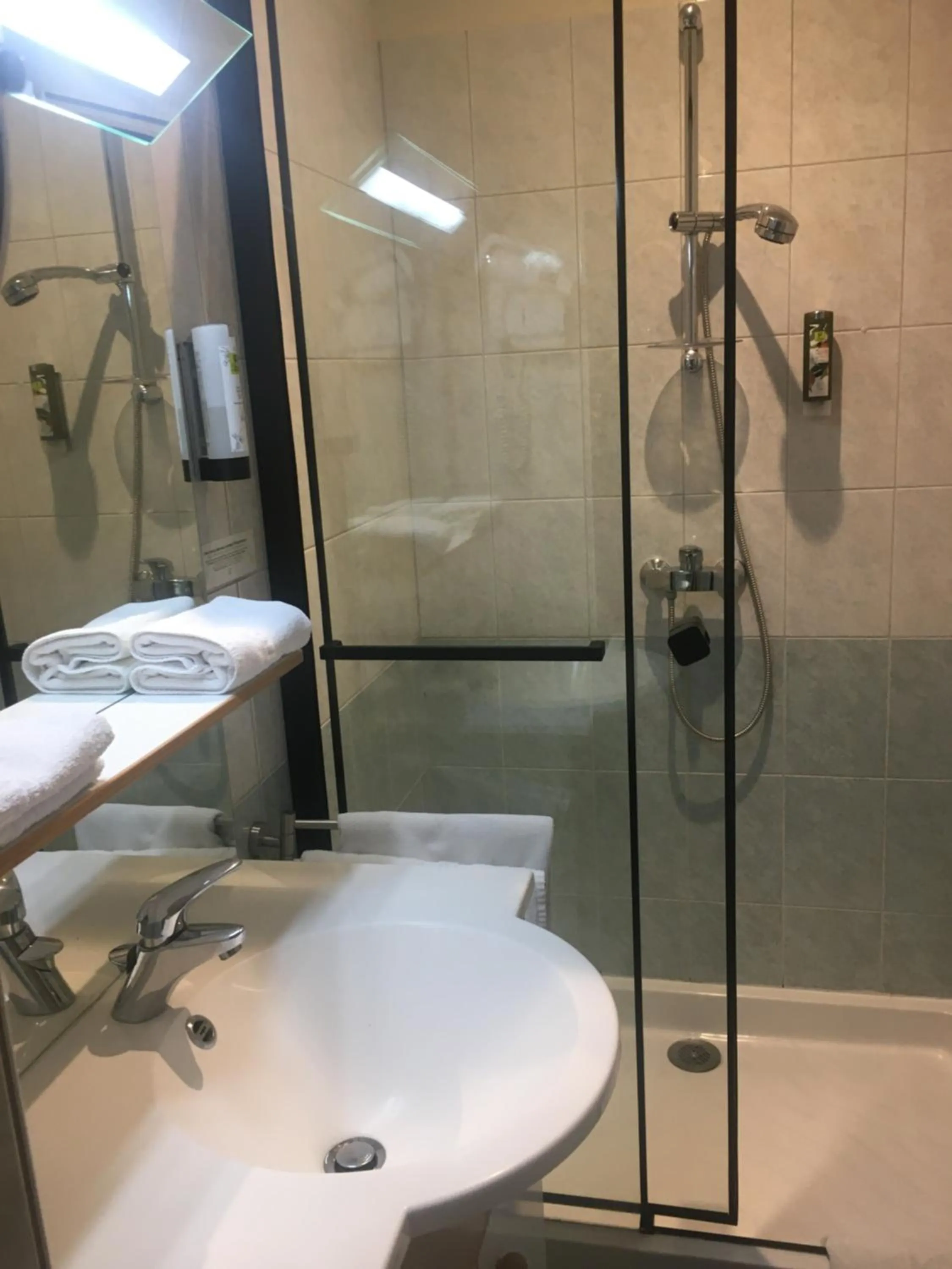 Shower in HOTEL LES MARRONNIERS