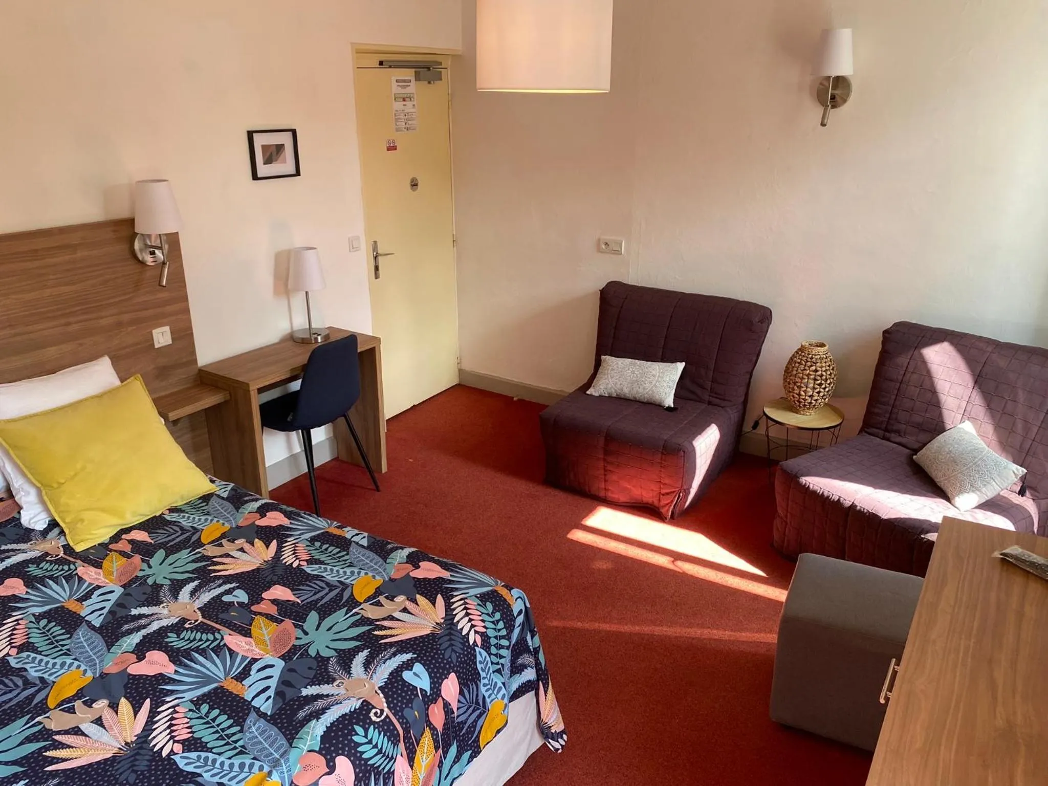 Bed in HOTEL LES MARRONNIERS