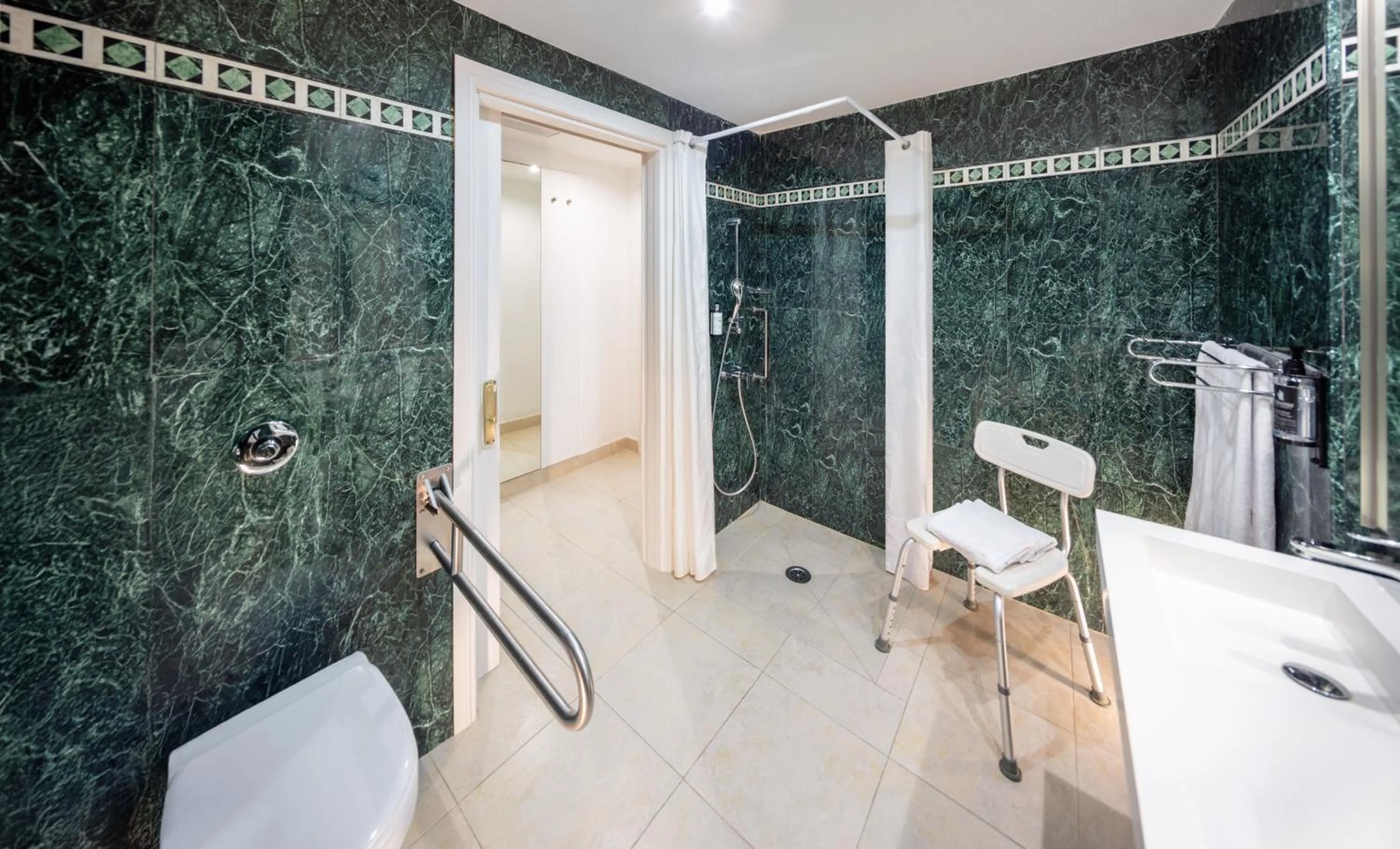 Bathroom in Hotel Gran Canaria Princess - Adults Only