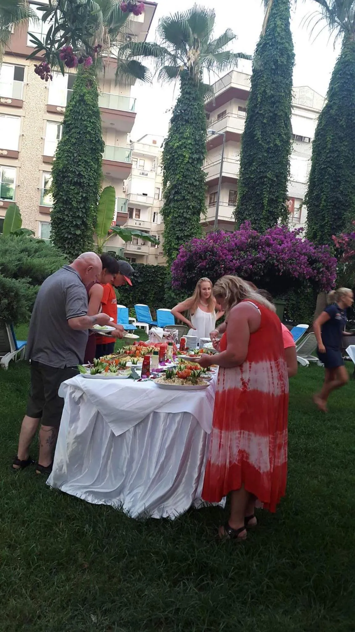 THE S APART & SUITES hOTEL