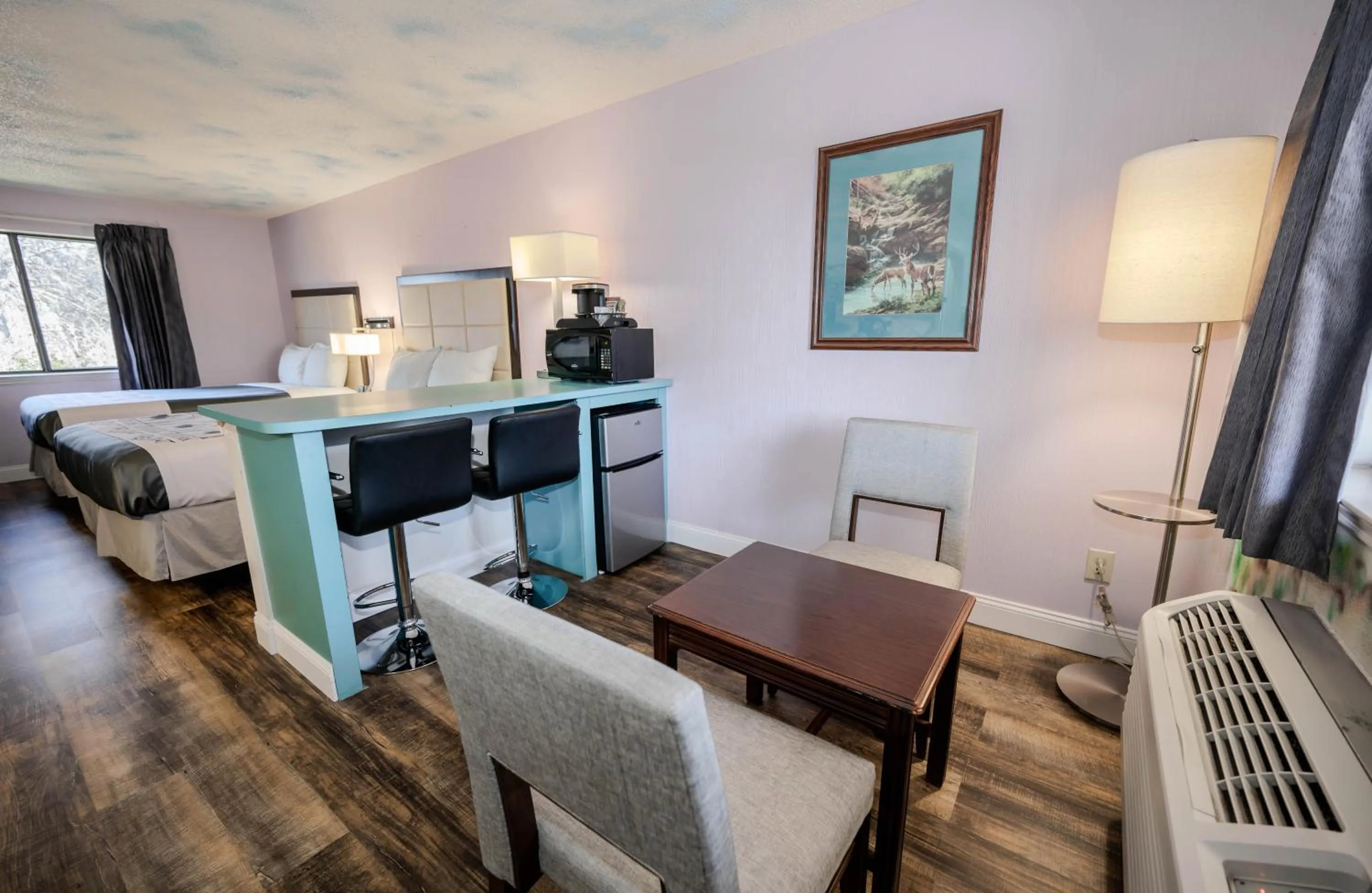 Photo of the whole room in RIVER OAK INN