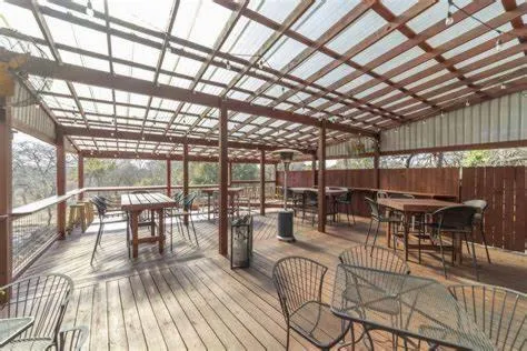 Restaurant/places to eat in RIVER OAK INN