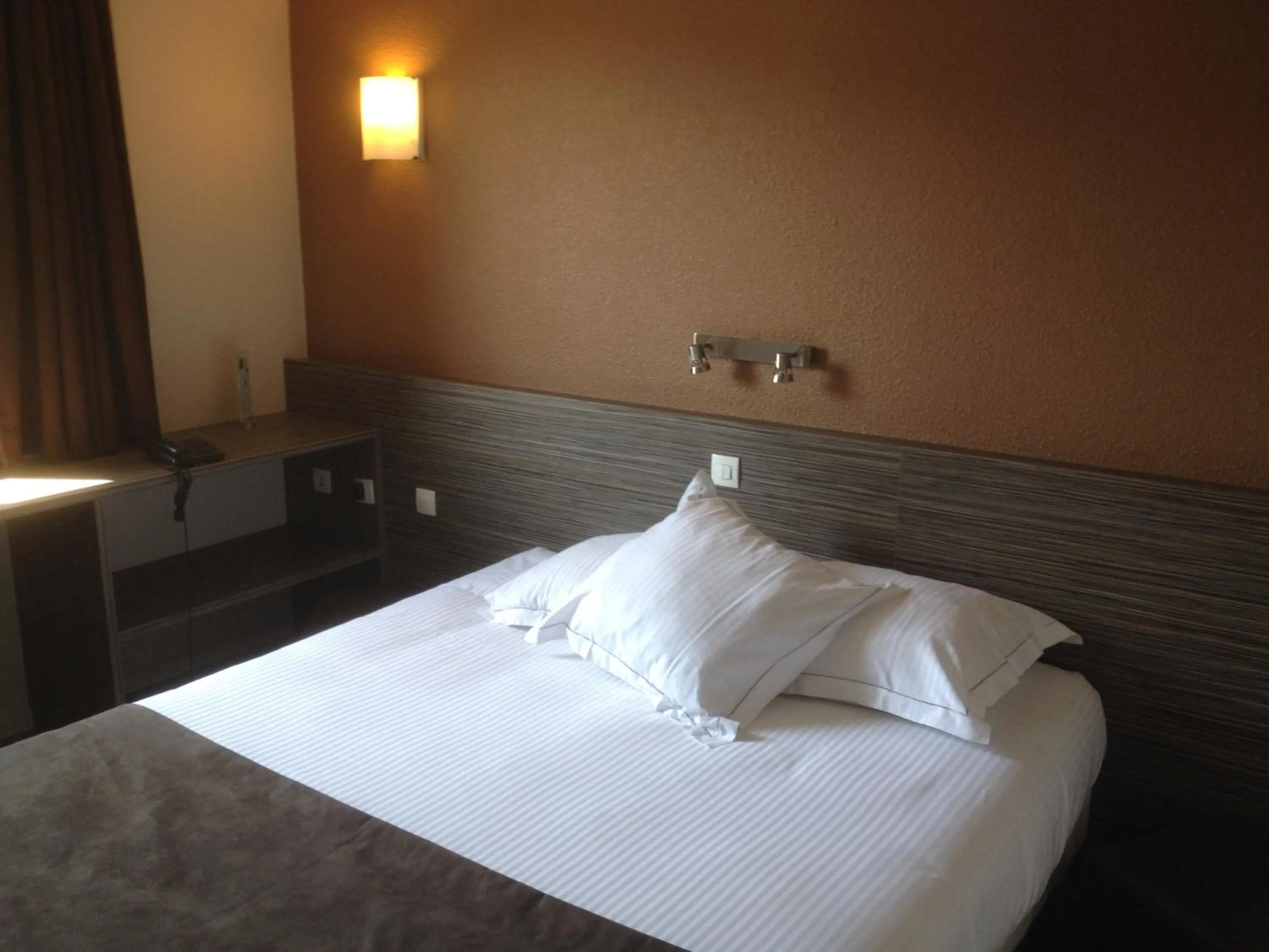 Double Room in Hotel du Moulin à Vent - Gerland