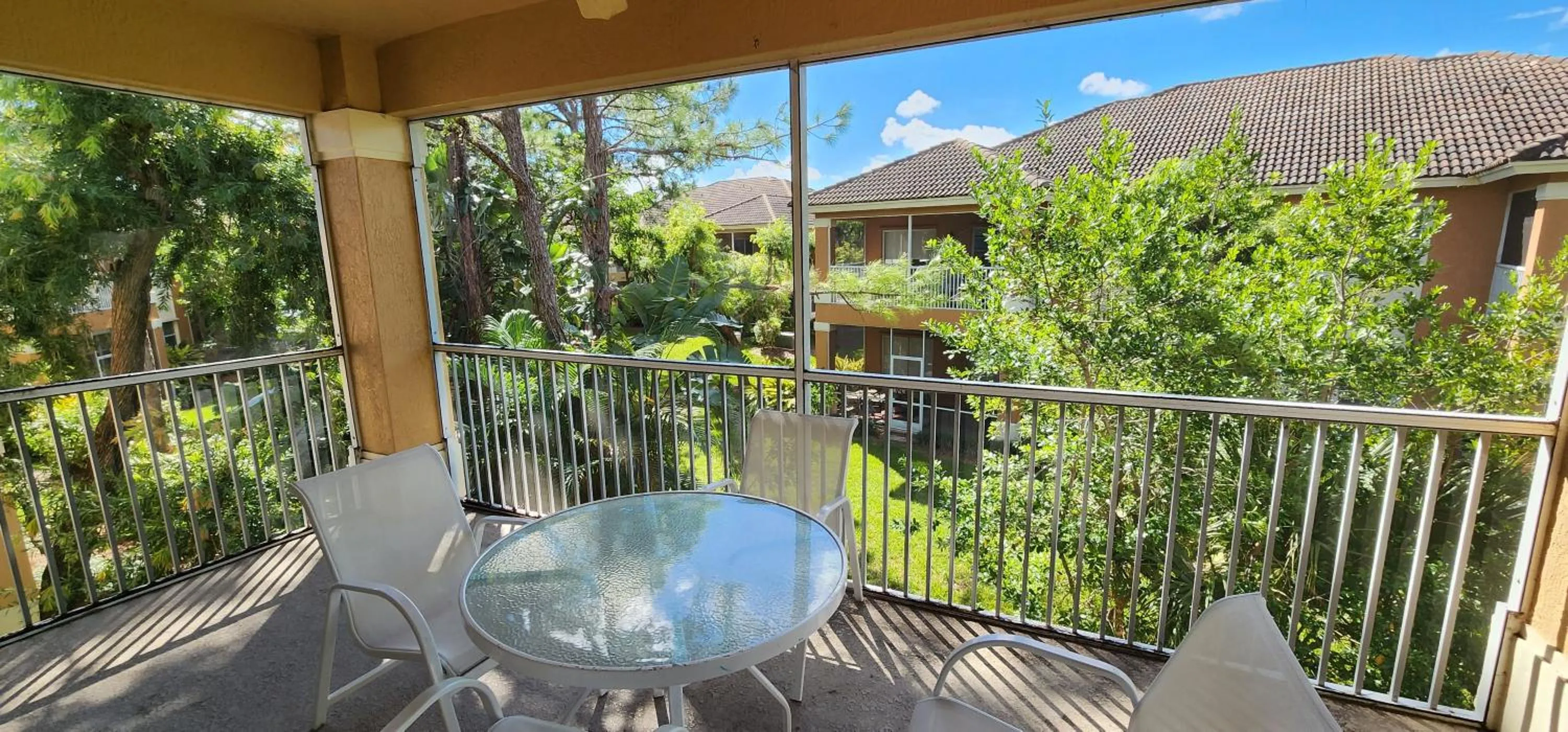 Balcony/Terrace in Right Direction Rentals