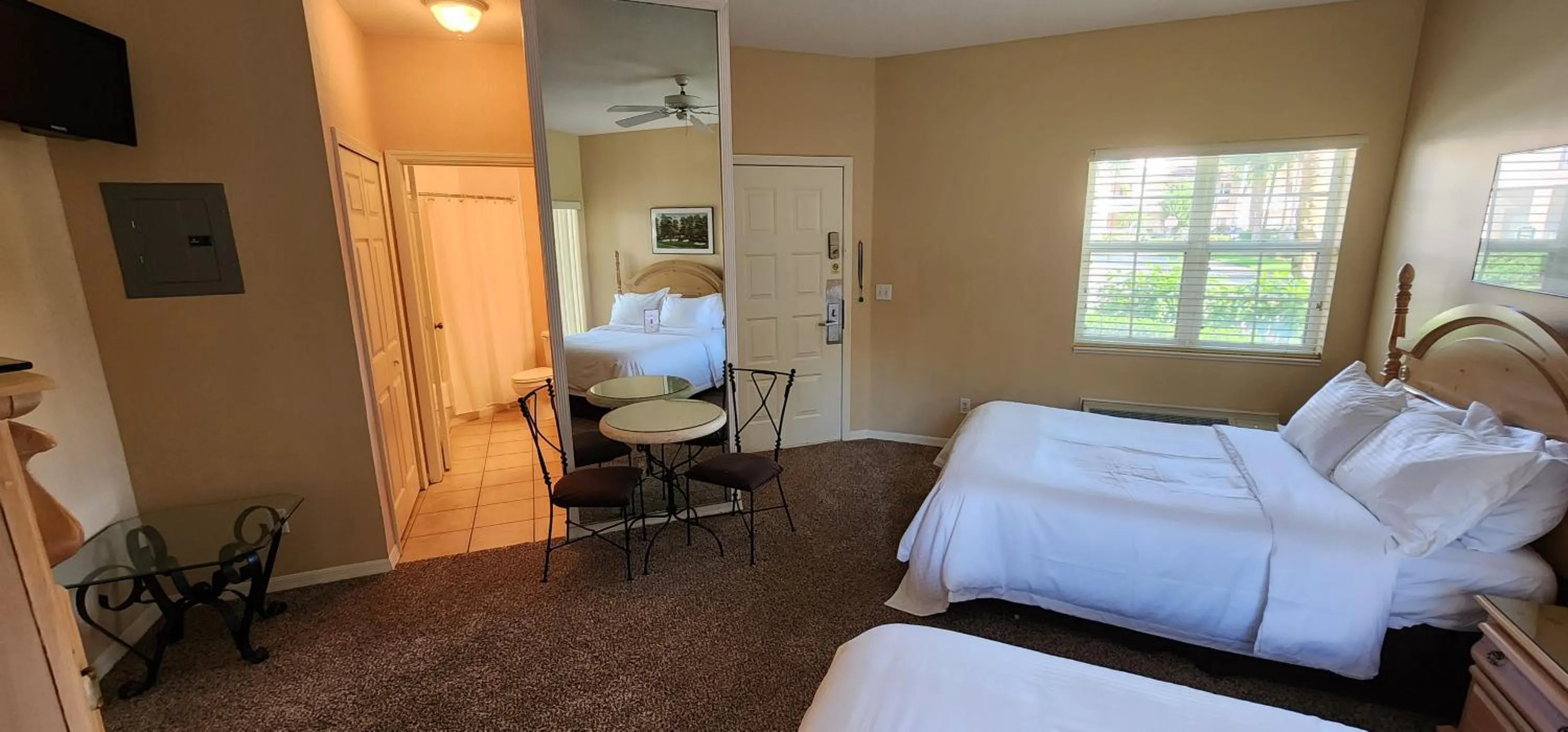 Photo of the whole room, Bed in Right Direction Rentals