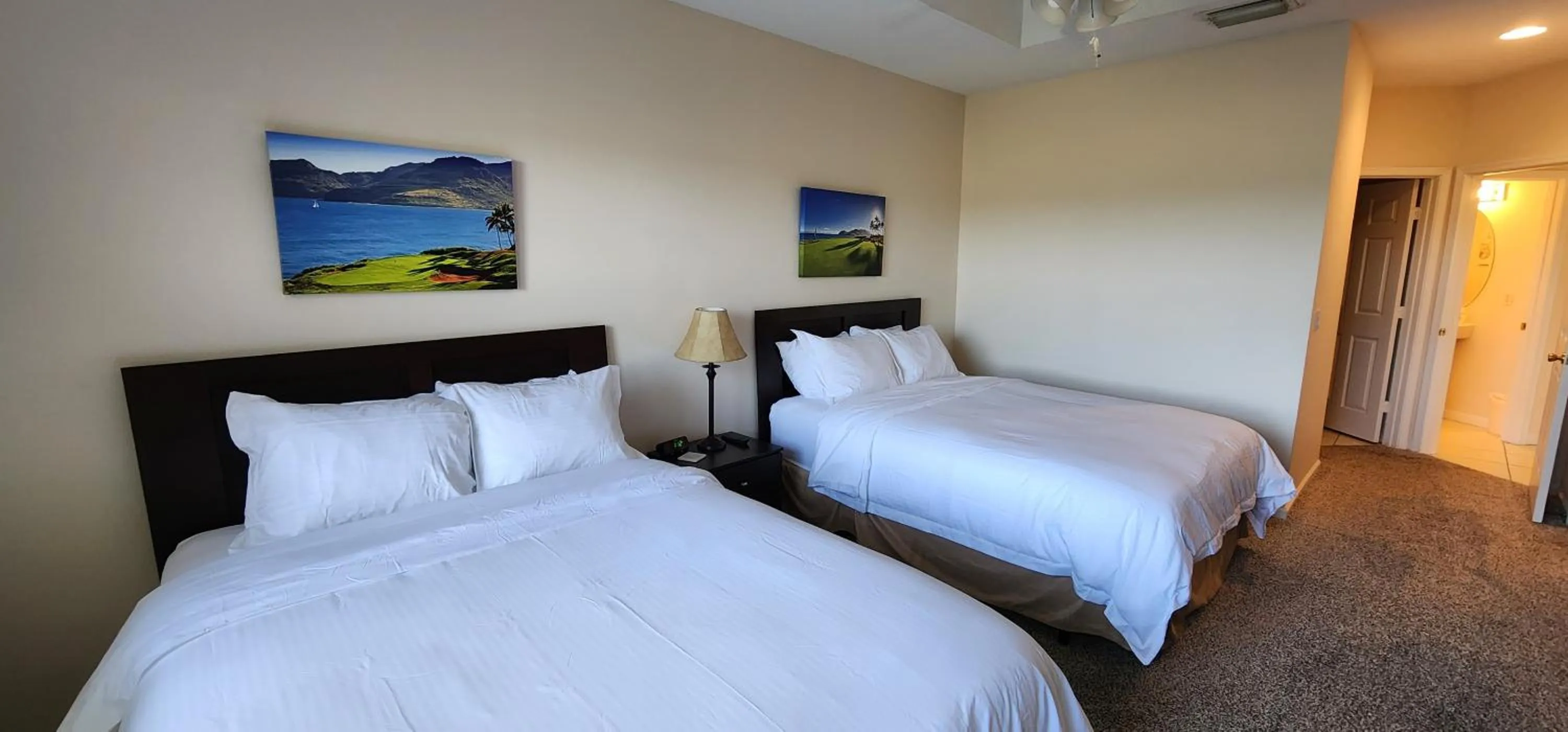 Photo of the whole room, Bed in Right Direction Rentals