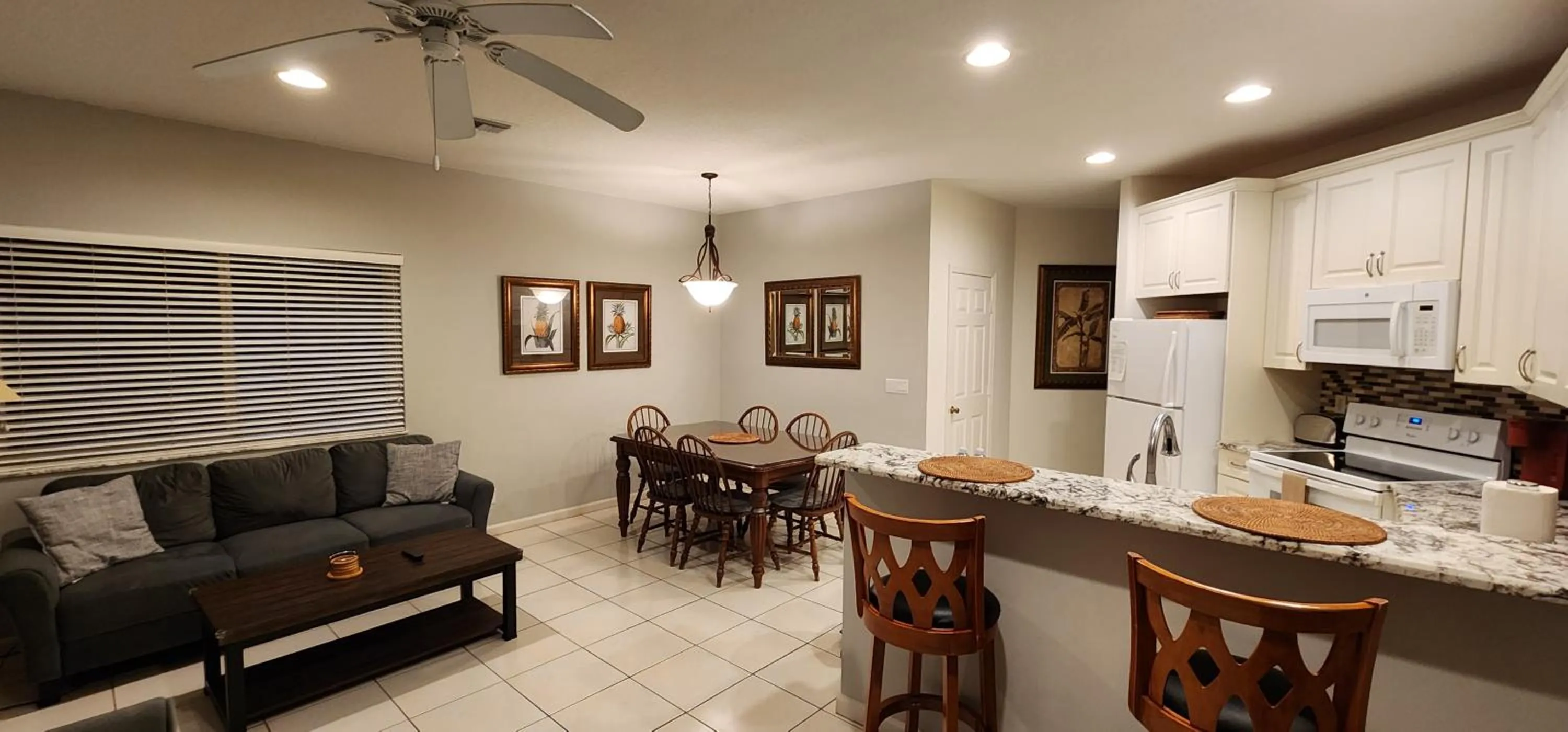 Kitchen or kitchenette in Right Direction Rentals