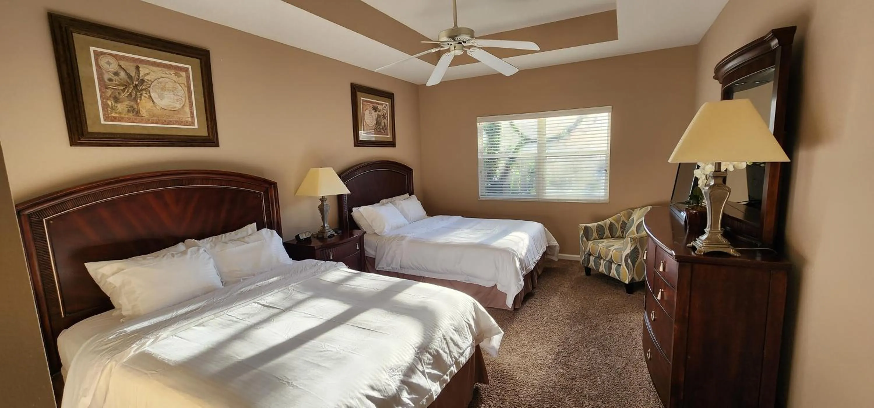 Photo of the whole room, Bed in Right Direction Rentals