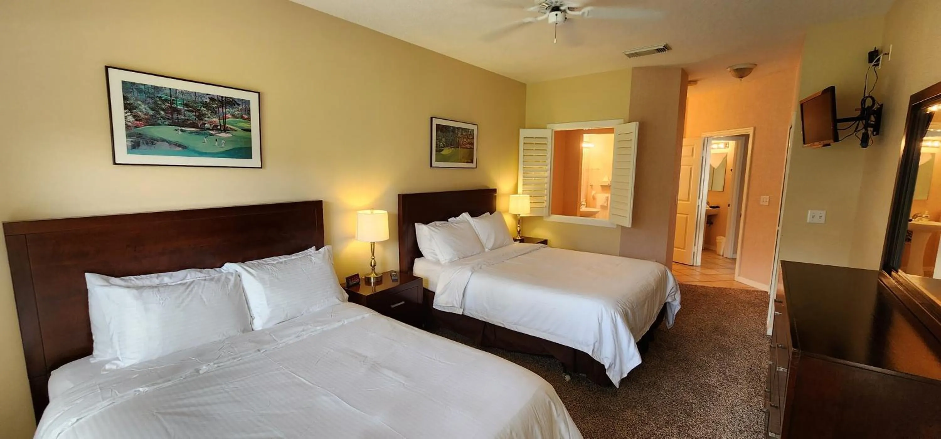 Photo of the whole room, Bed in Right Direction Rentals