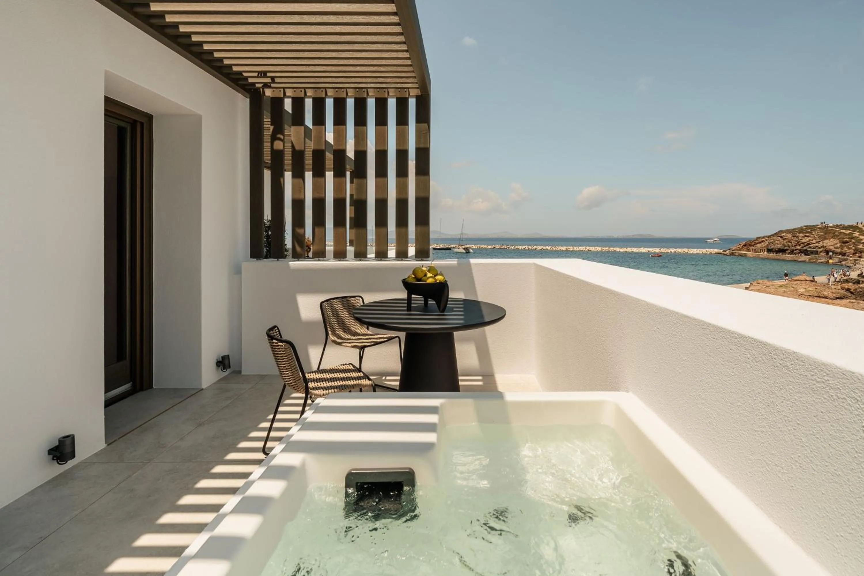 Hot Tub in Naxos Rhyton
