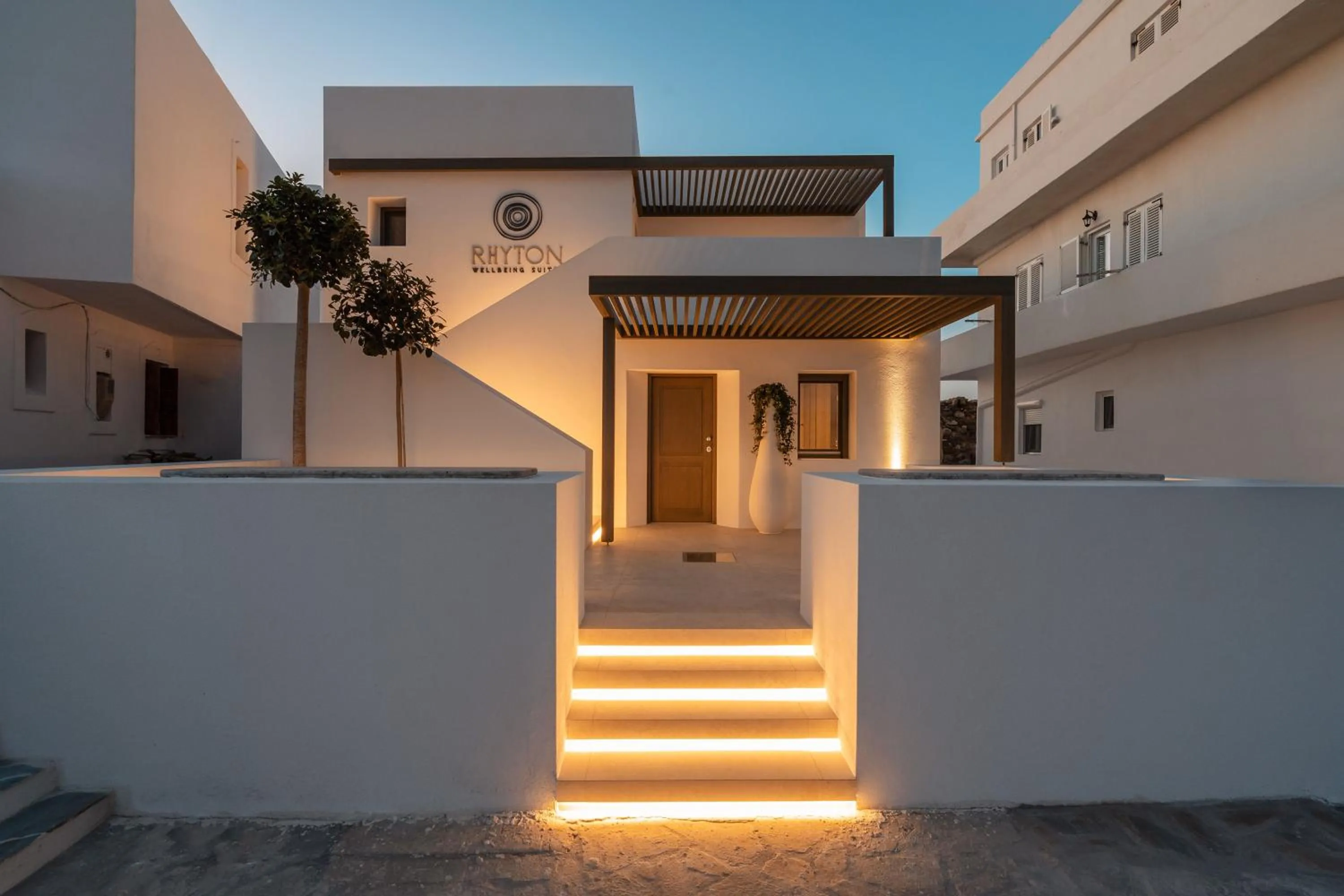 Property building in Naxos Rhyton