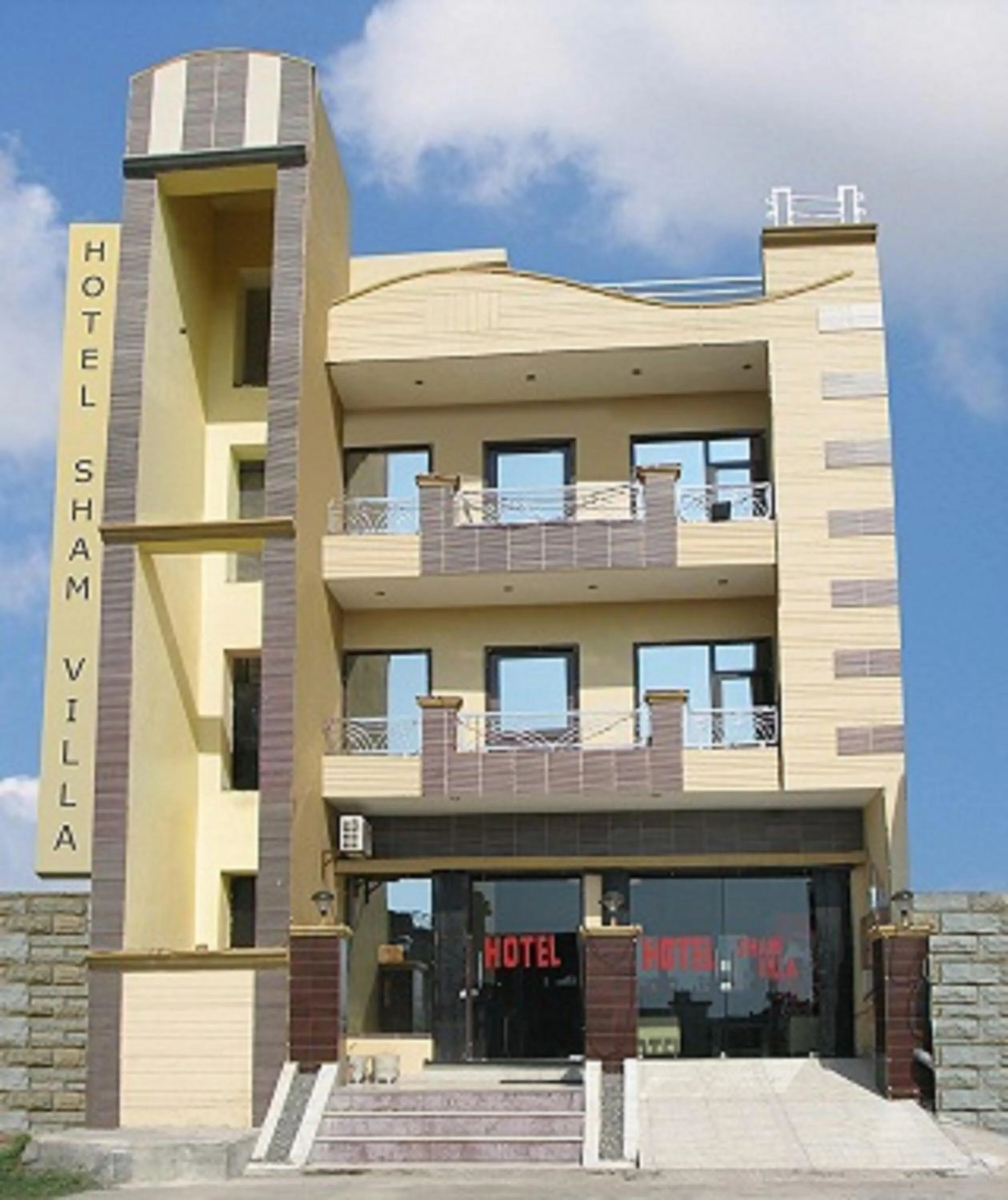 Facade/entrance in Hotel Sham Villa
