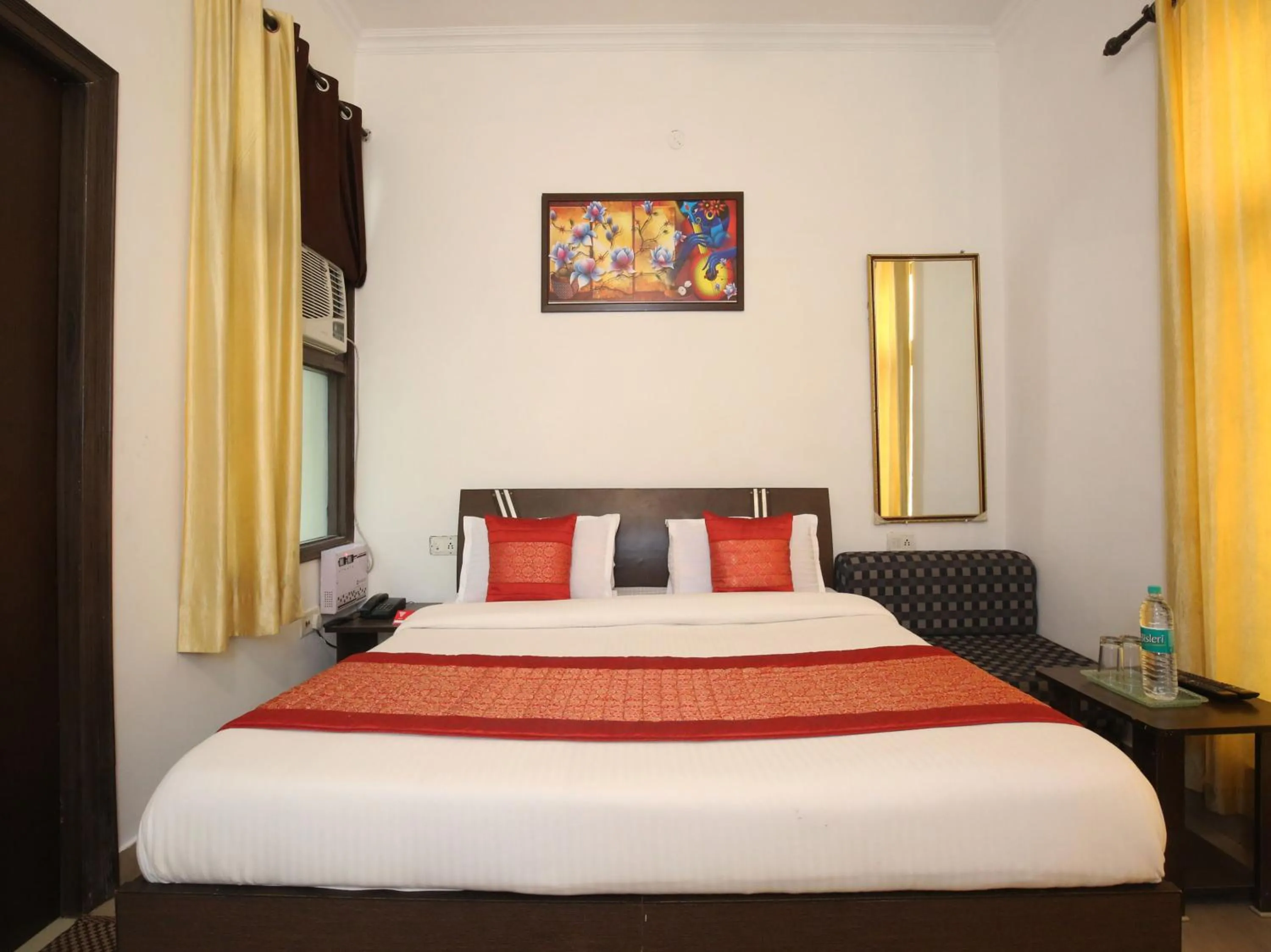Photo of the whole room, Bed in Hotel Sham Villa