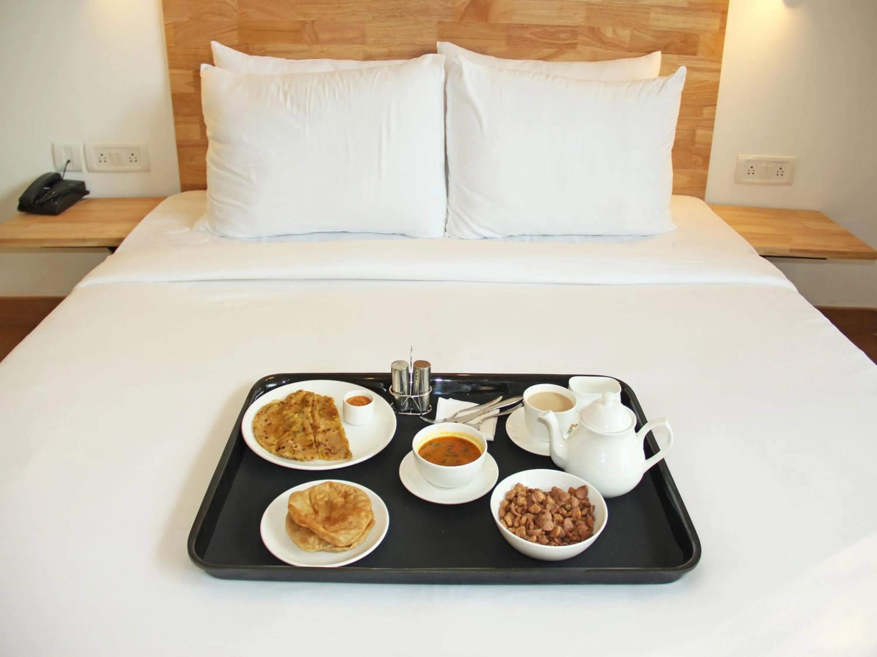 Continental breakfast, Bed in Hotel Sham Villa