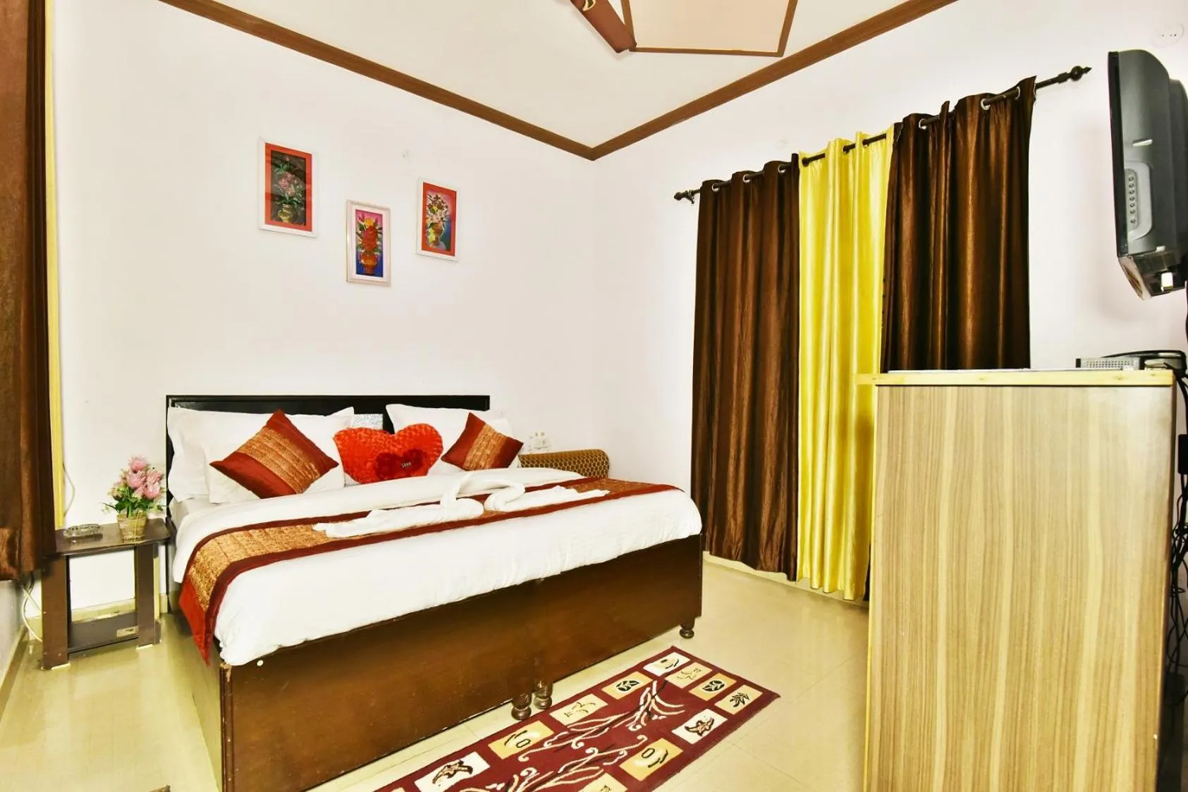 Photo of the whole room, Bed in Hotel Sham Villa