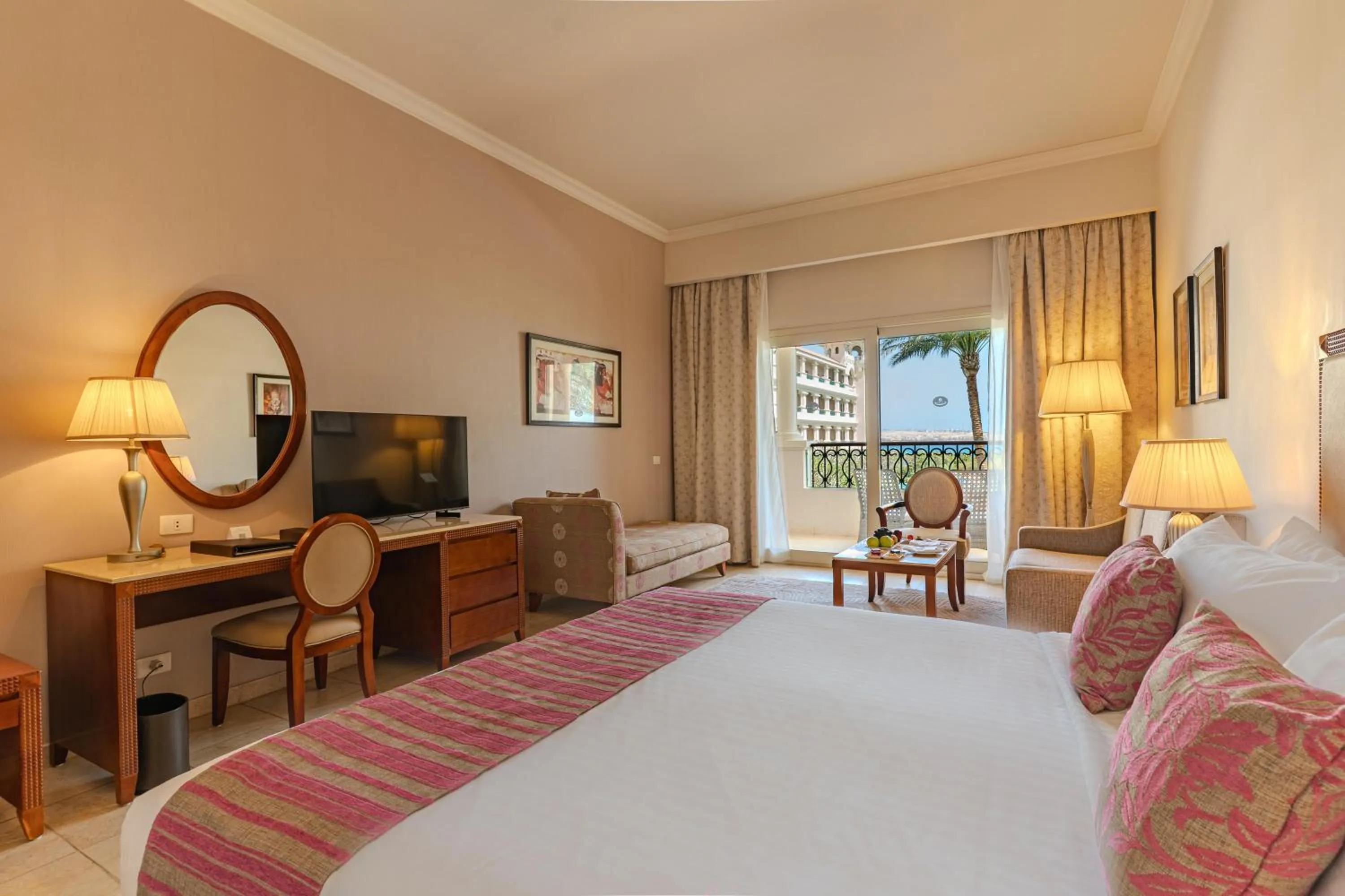 Photo of the whole room, Bed in Baron Palace Sahl Hasheesh