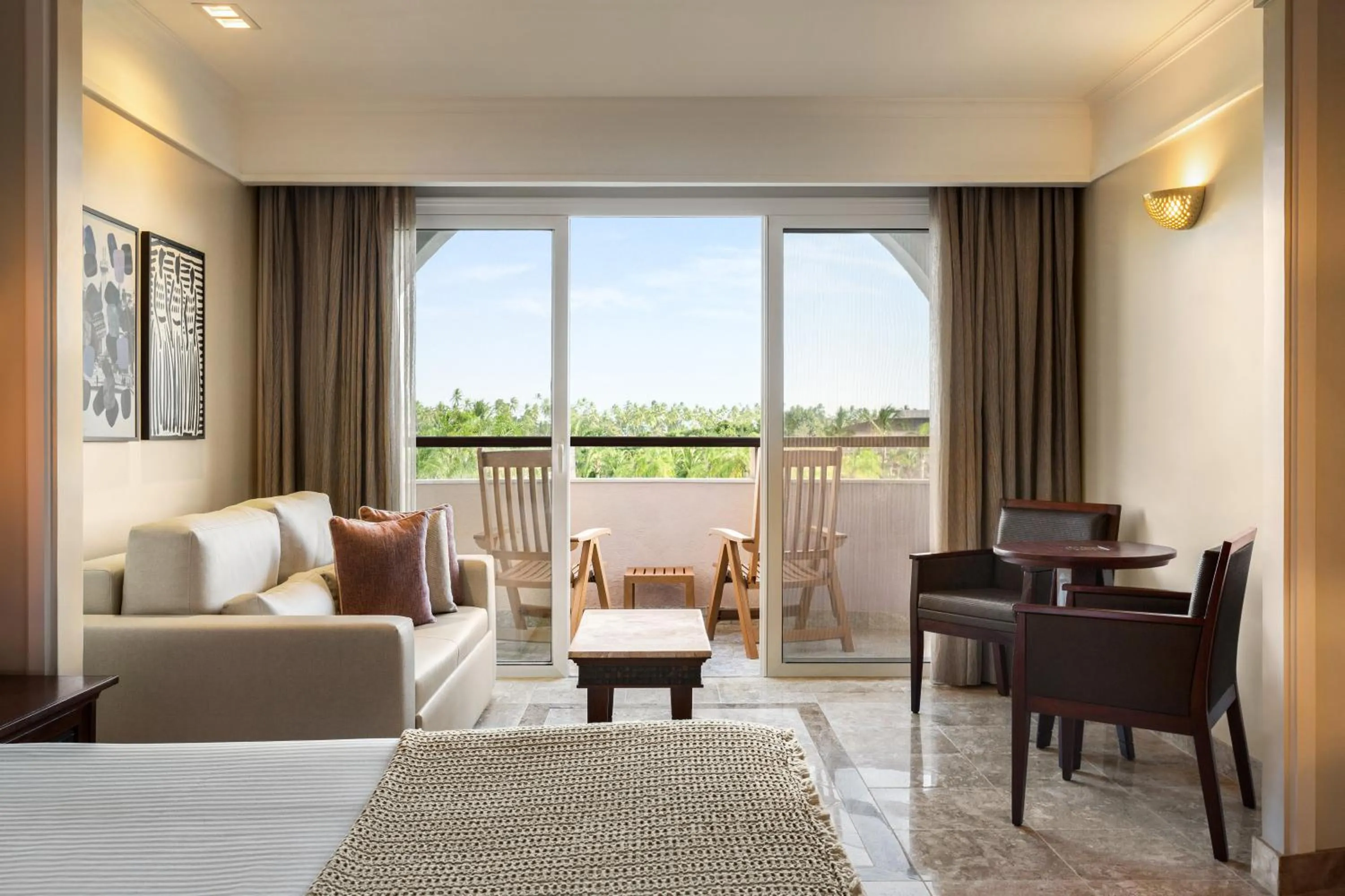 Balcony/Terrace, Bed in The Signature Level at Grand Palladium Imbassaí Resort & Spa