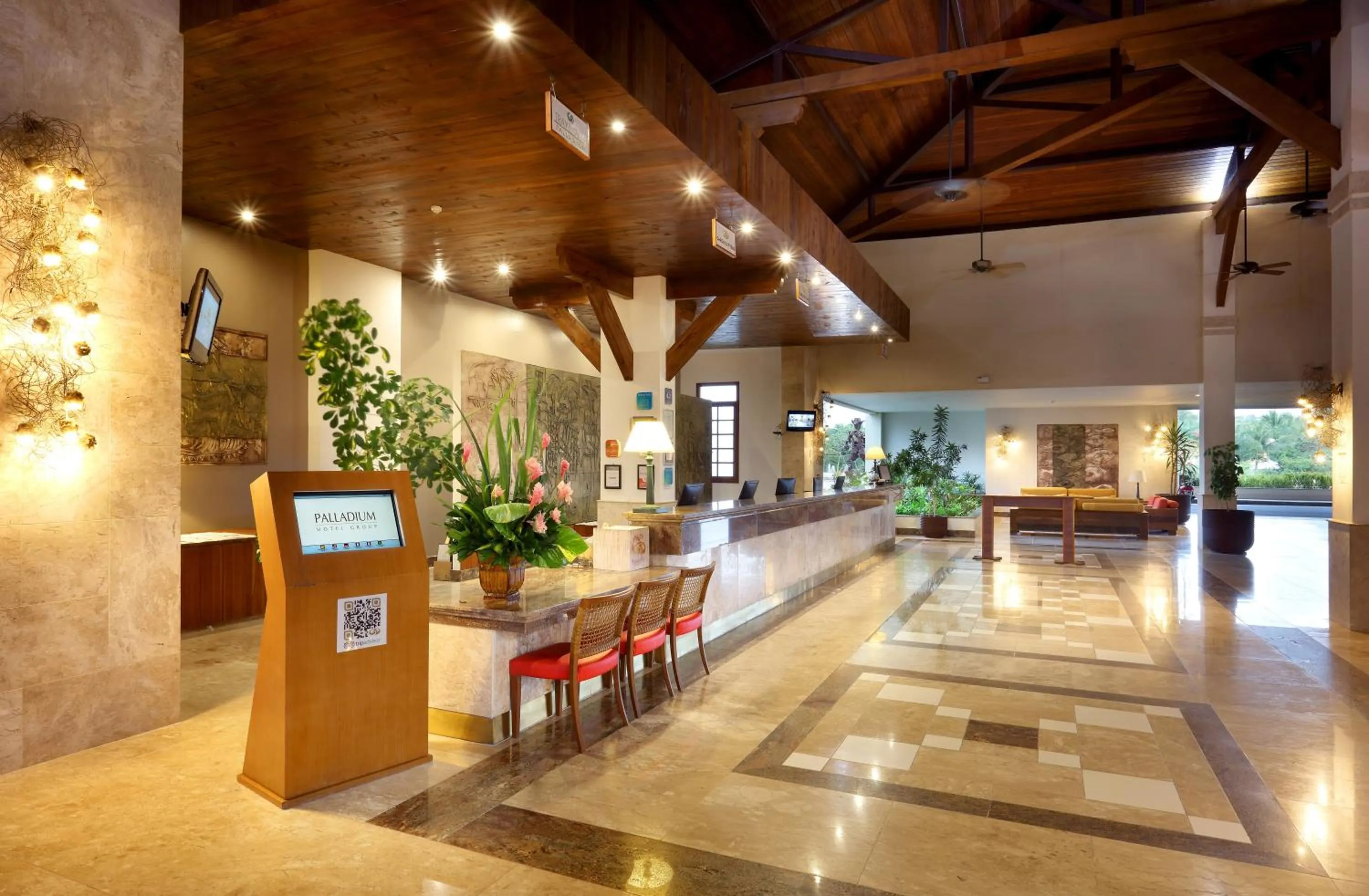 Lobby or reception in The Signature Level at Grand Palladium Imbassaí Resort & Spa