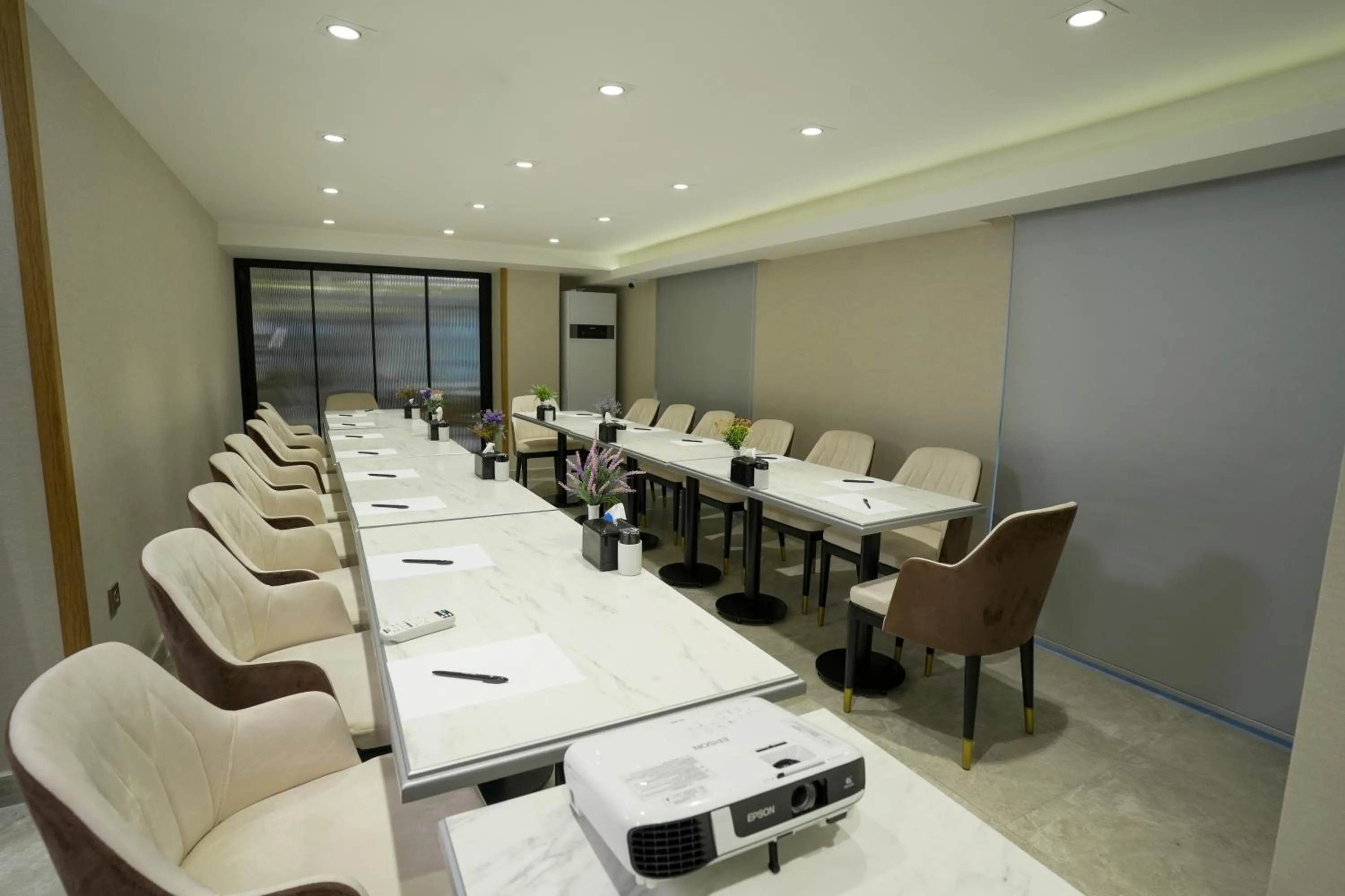 Restaurant/places to eat in NK Hotel