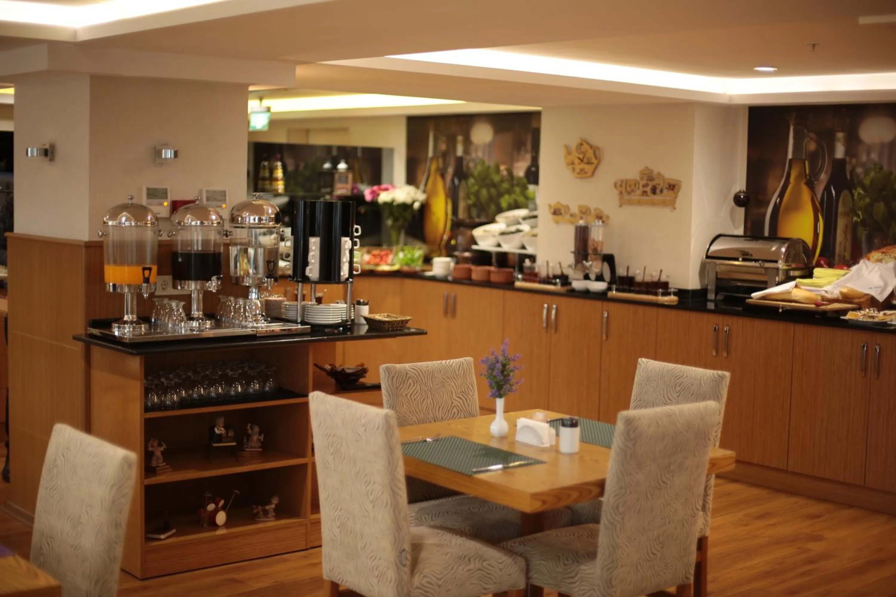 Restaurant/places to eat in NK Hotel