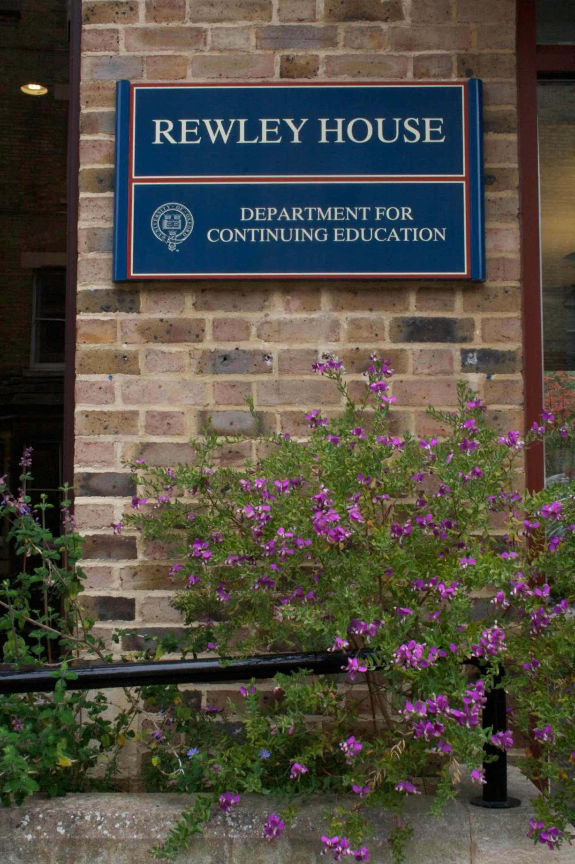 Facade/entrance in Rewley House University of Oxford