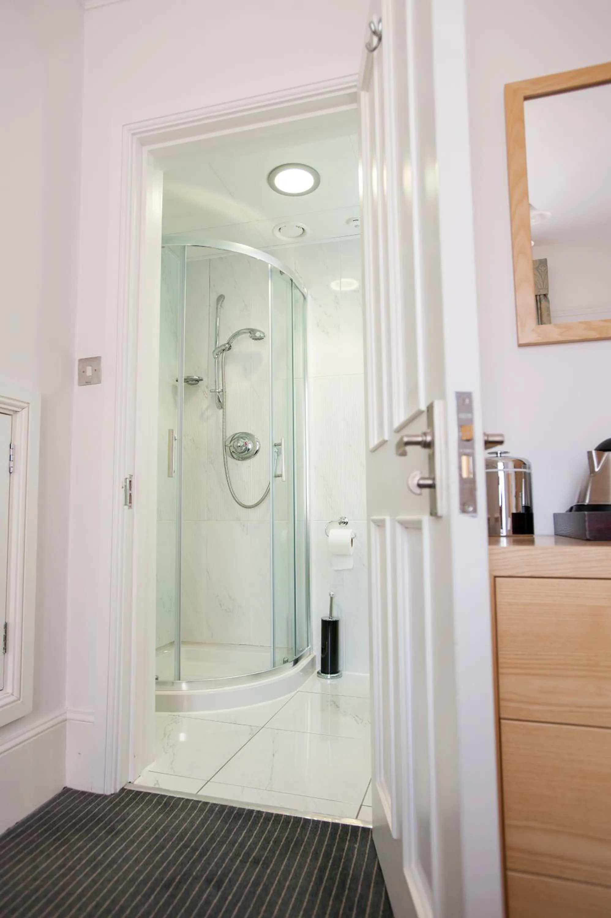 Bathroom in Rewley House University of Oxford