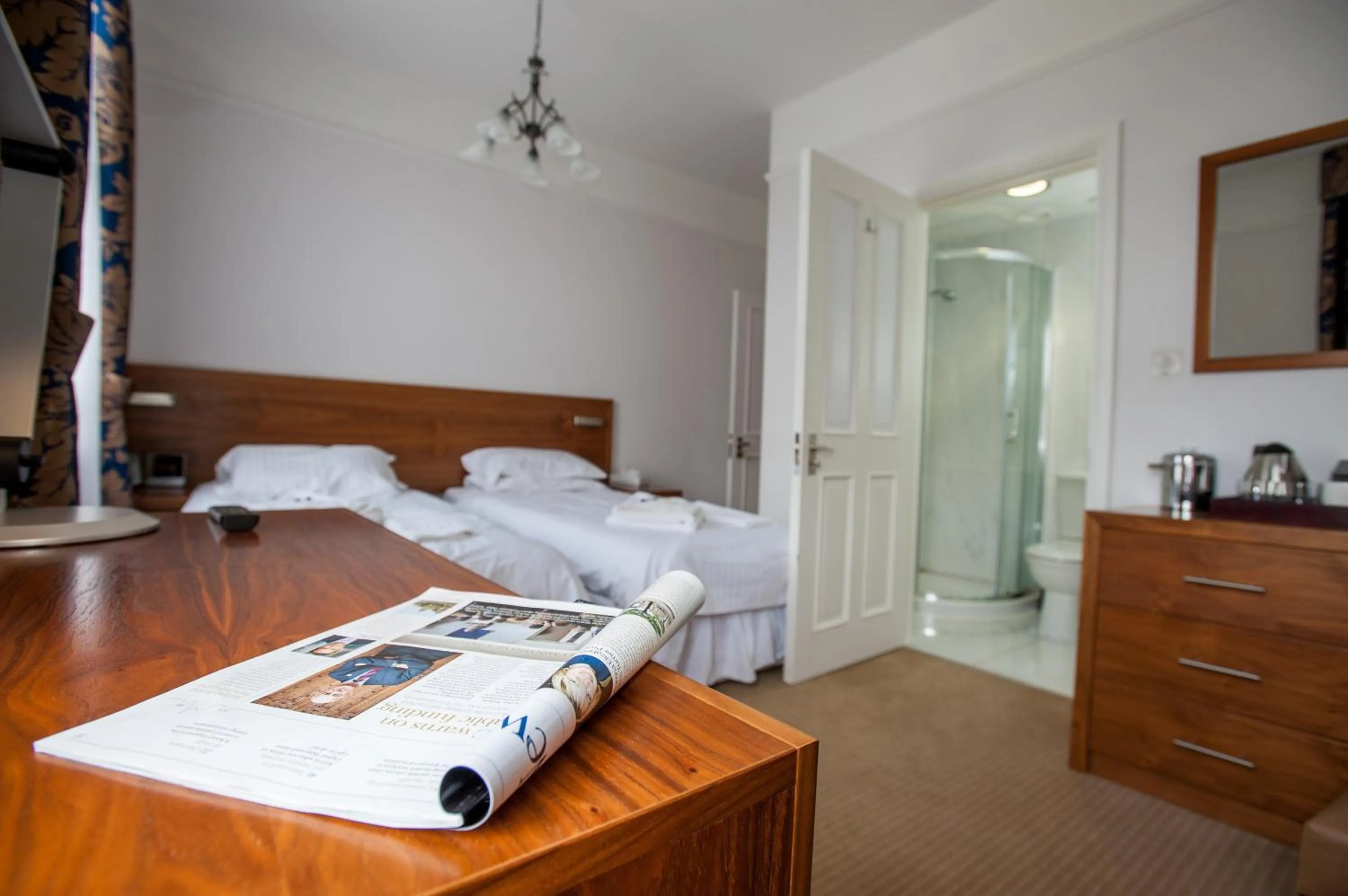 Bathroom, Bed in Rewley House University of Oxford