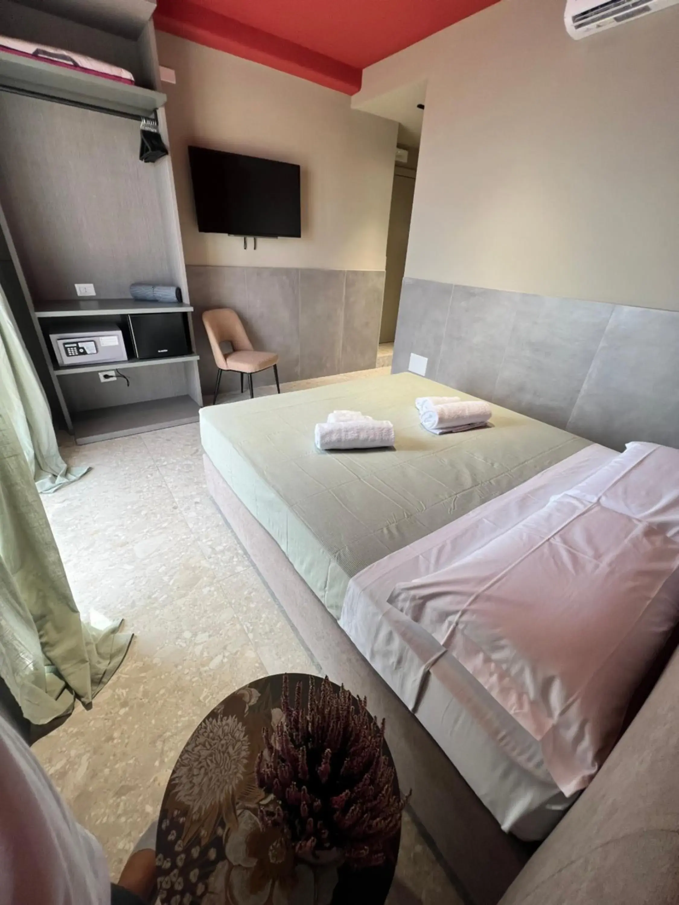Double or Twin Room with Sea View - single occupancy in Mia Suites Porto Double or Twin Room with Sea View - single occupancy in Mia Suites Porto