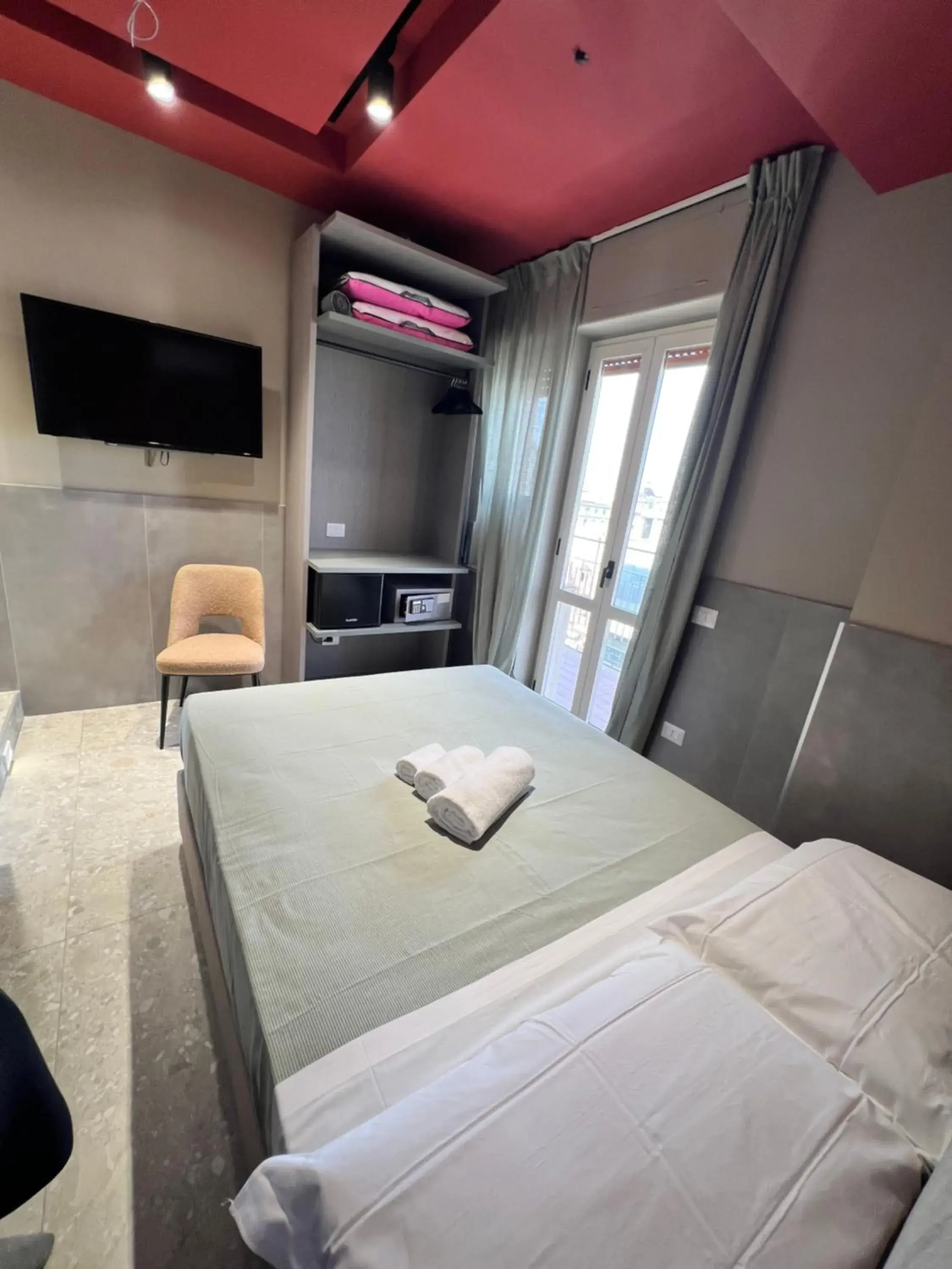 Deluxe Double Room with Side Sea View - single occupancy in Mia Suites Porto Deluxe Double Room with Side Sea View - single occupancy in Mia Suites Porto