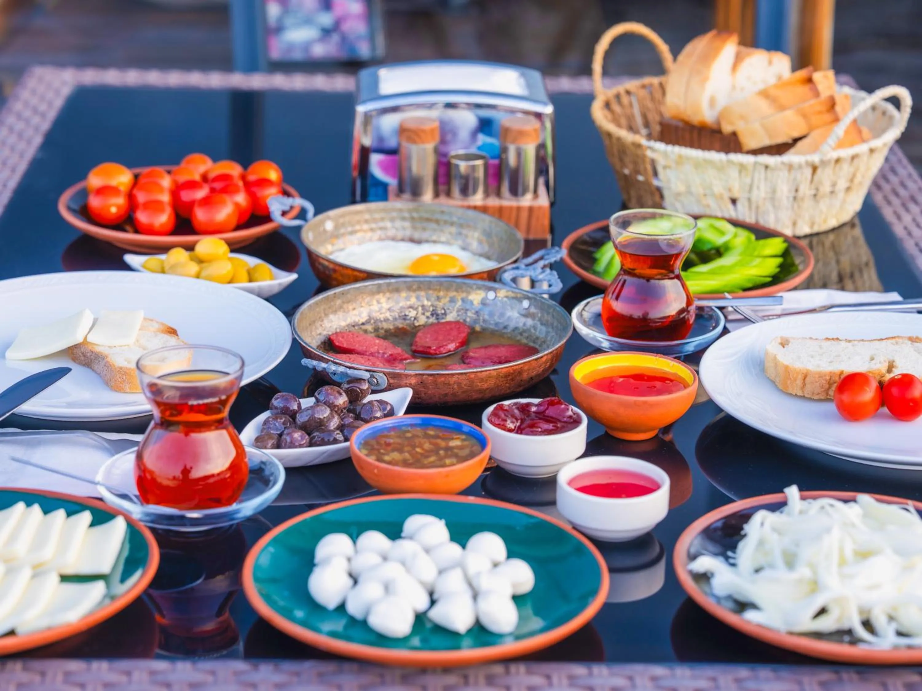 Food and drinks in Alpha Stone House